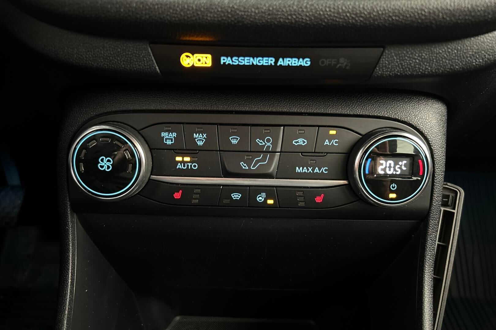 Ford Fiesta iso kuva 28