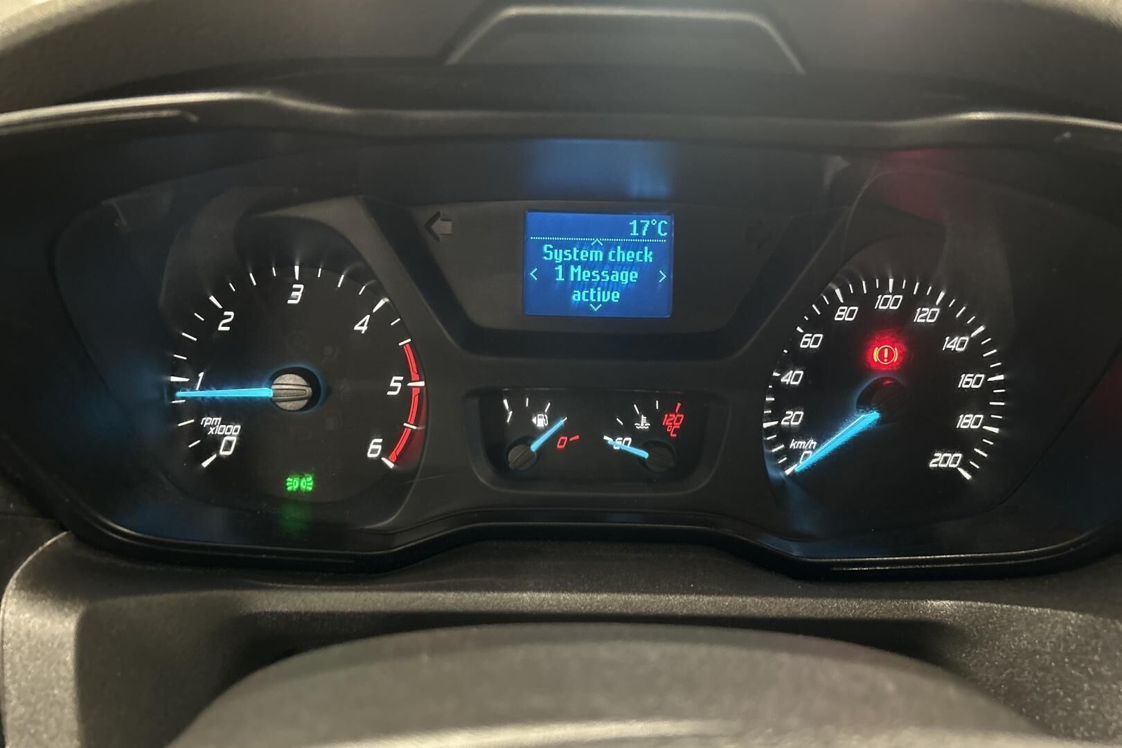 Ford Transit iso kuva 14