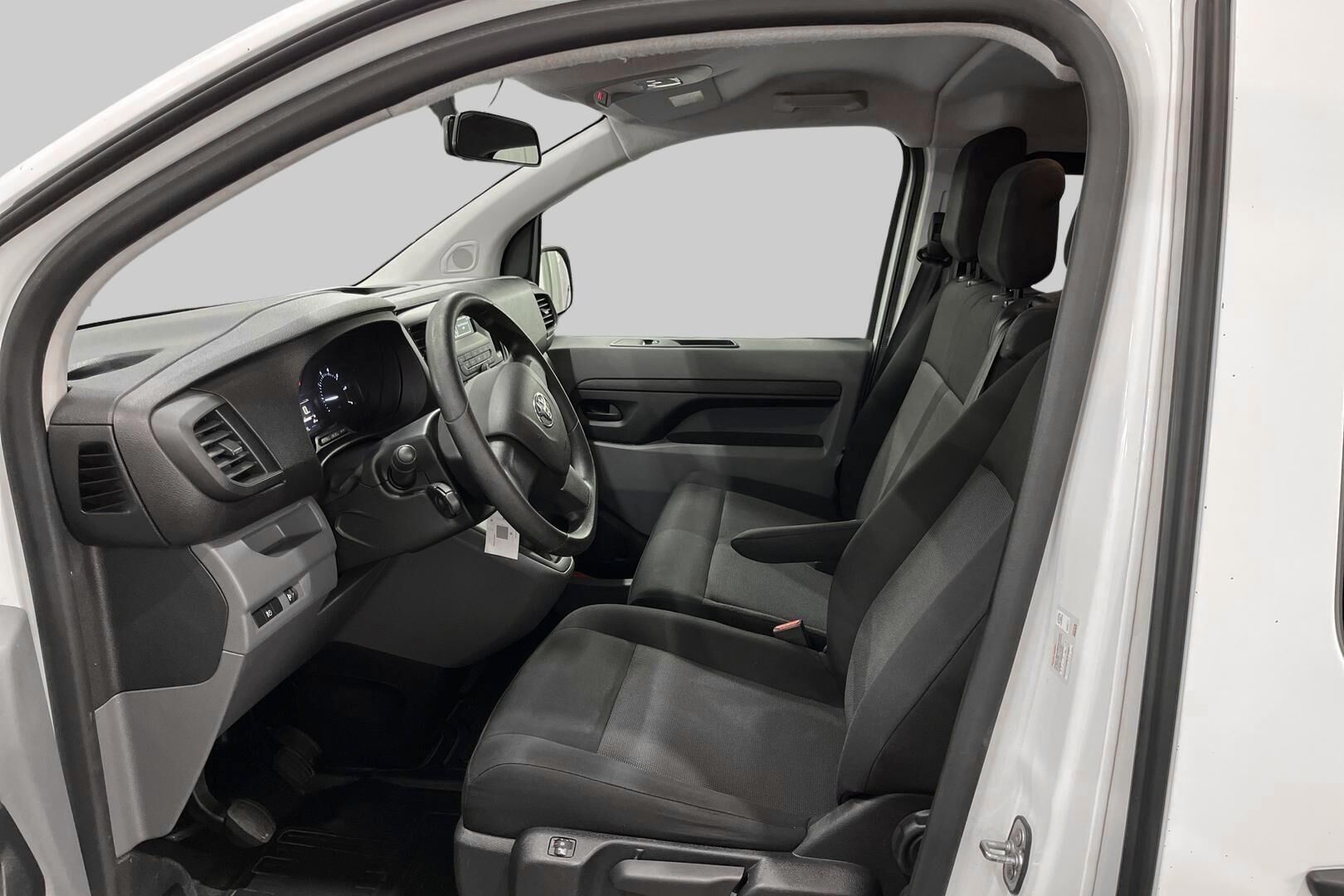 Toyota Proace Verso iso kuva 8
