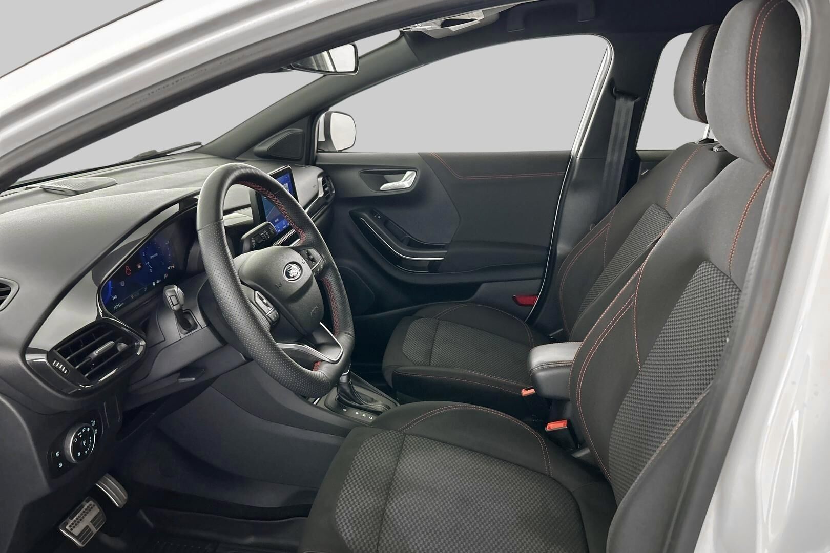 Ford Puma iso kuva 9