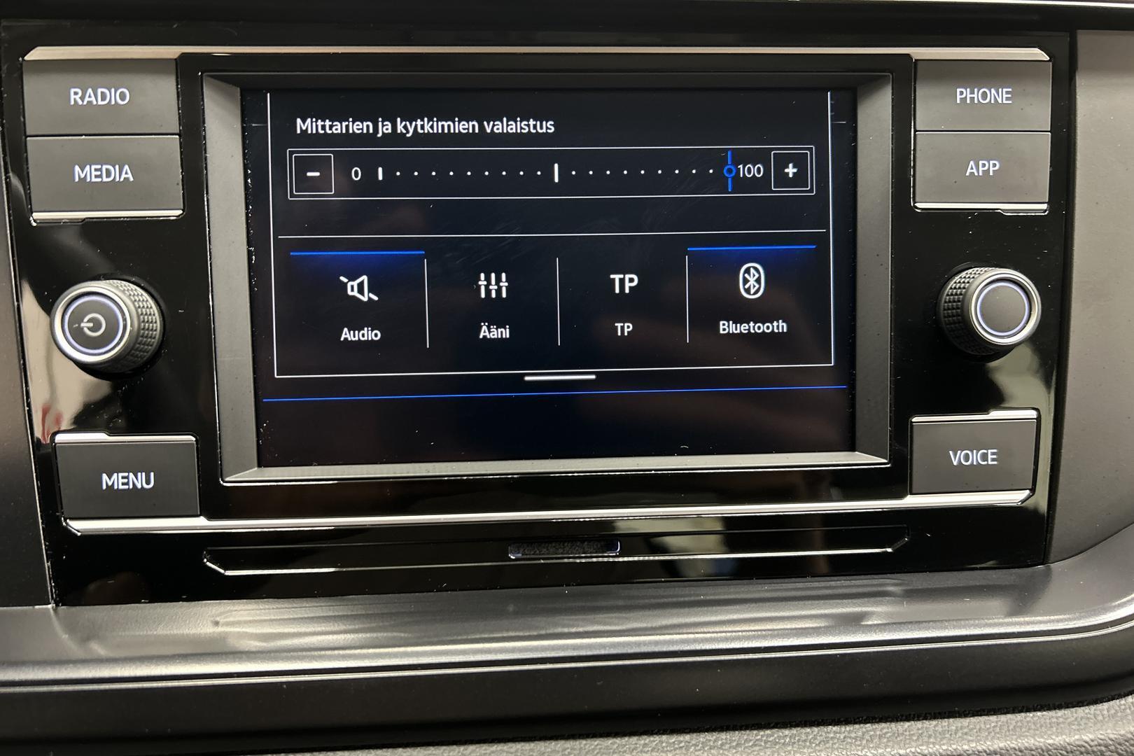 Volkswagen Polo iso kuva 14