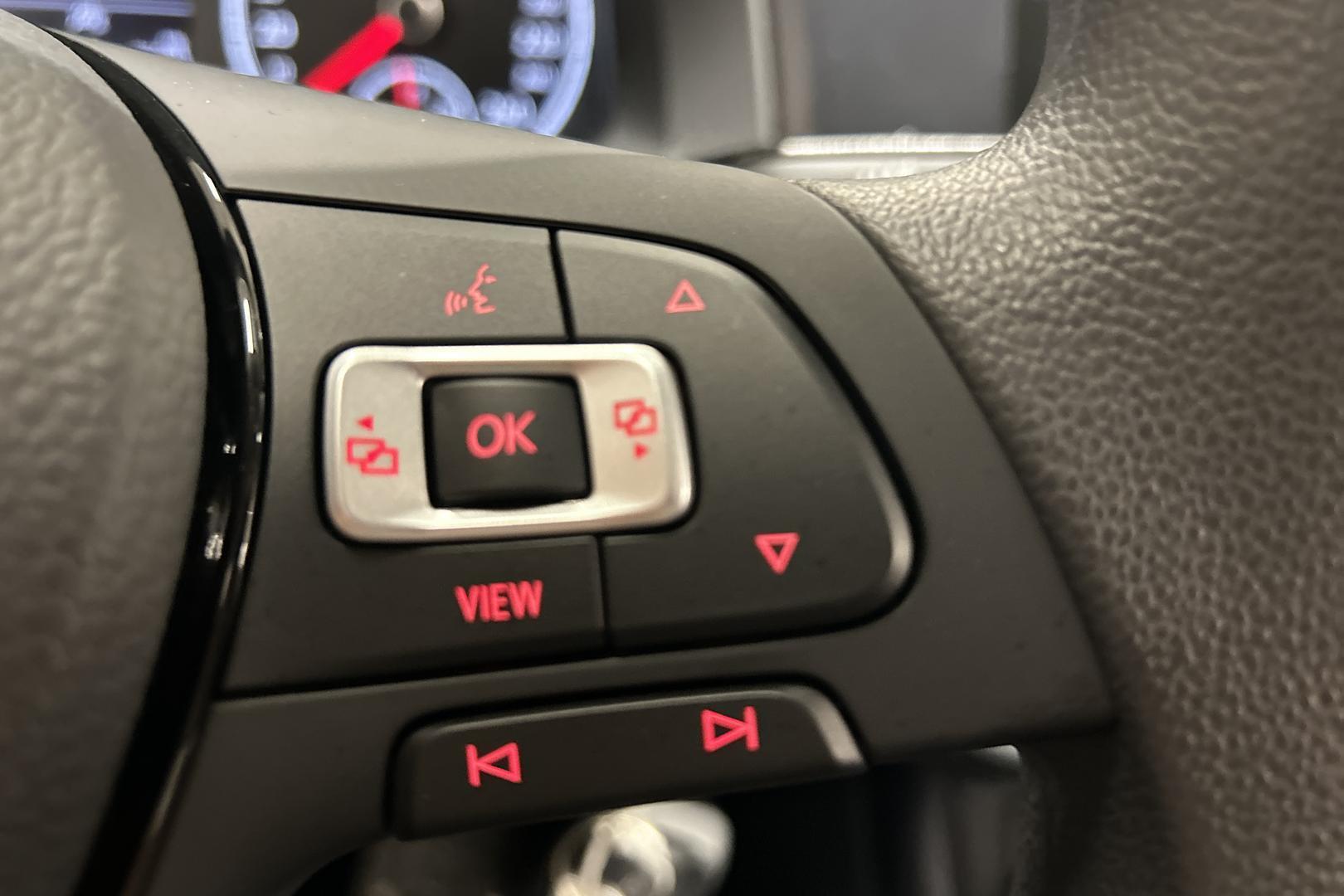 Volkswagen Polo iso kuva 17