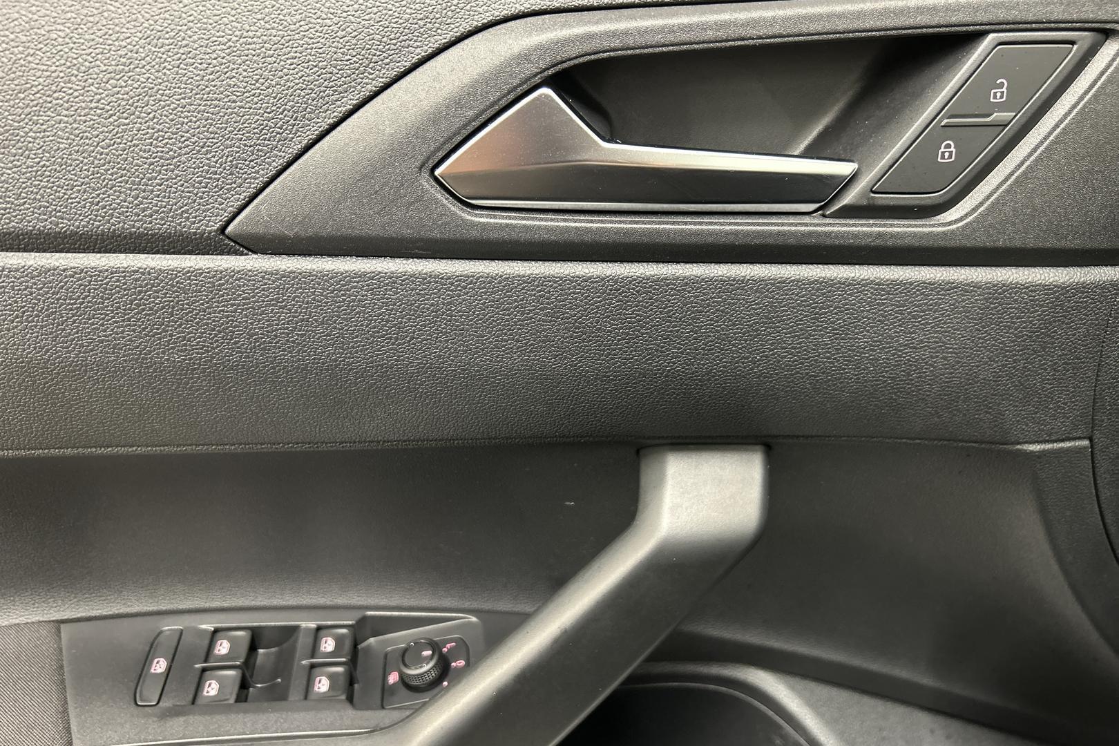 Volkswagen Polo iso kuva 20