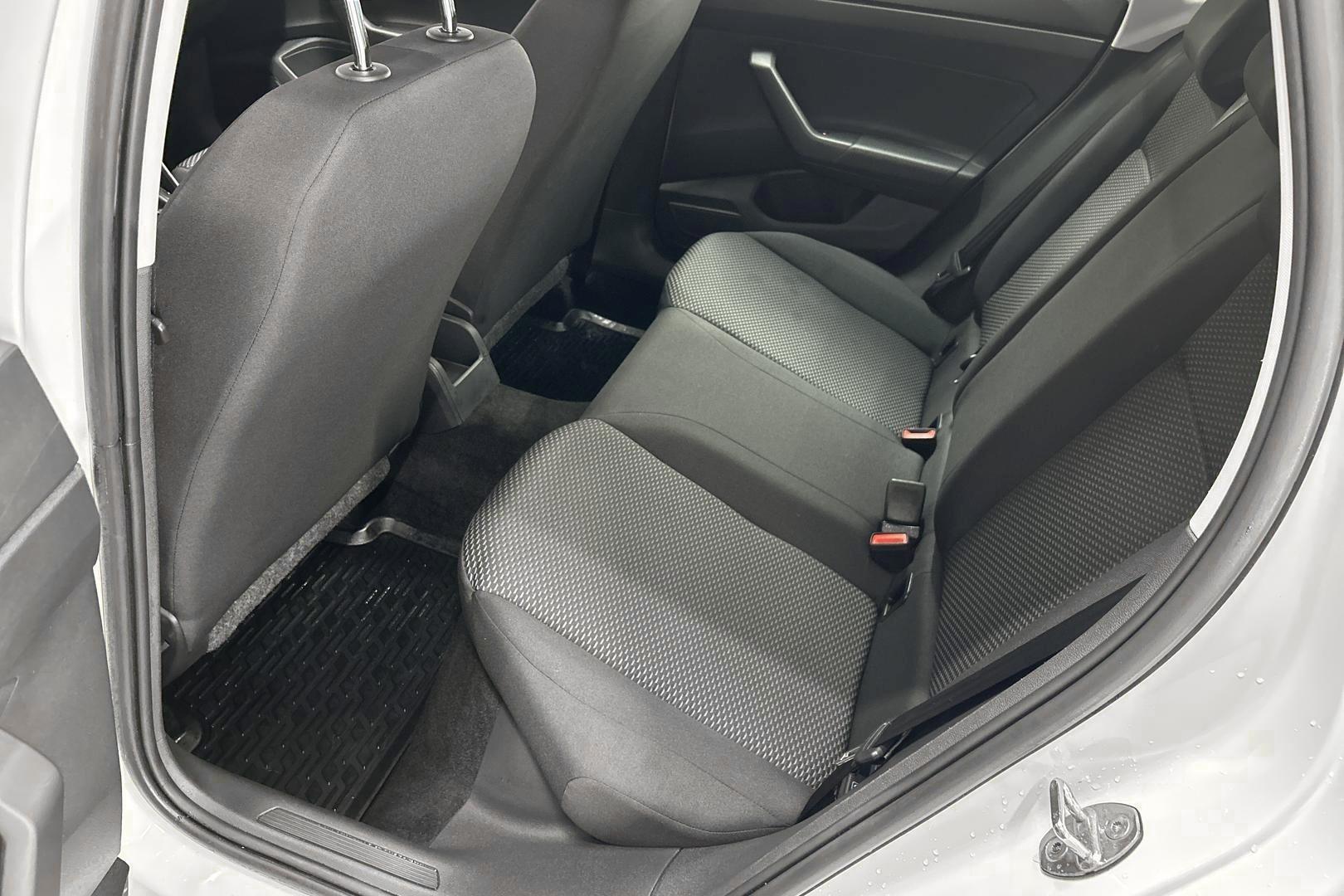 Volkswagen Polo iso kuva 9