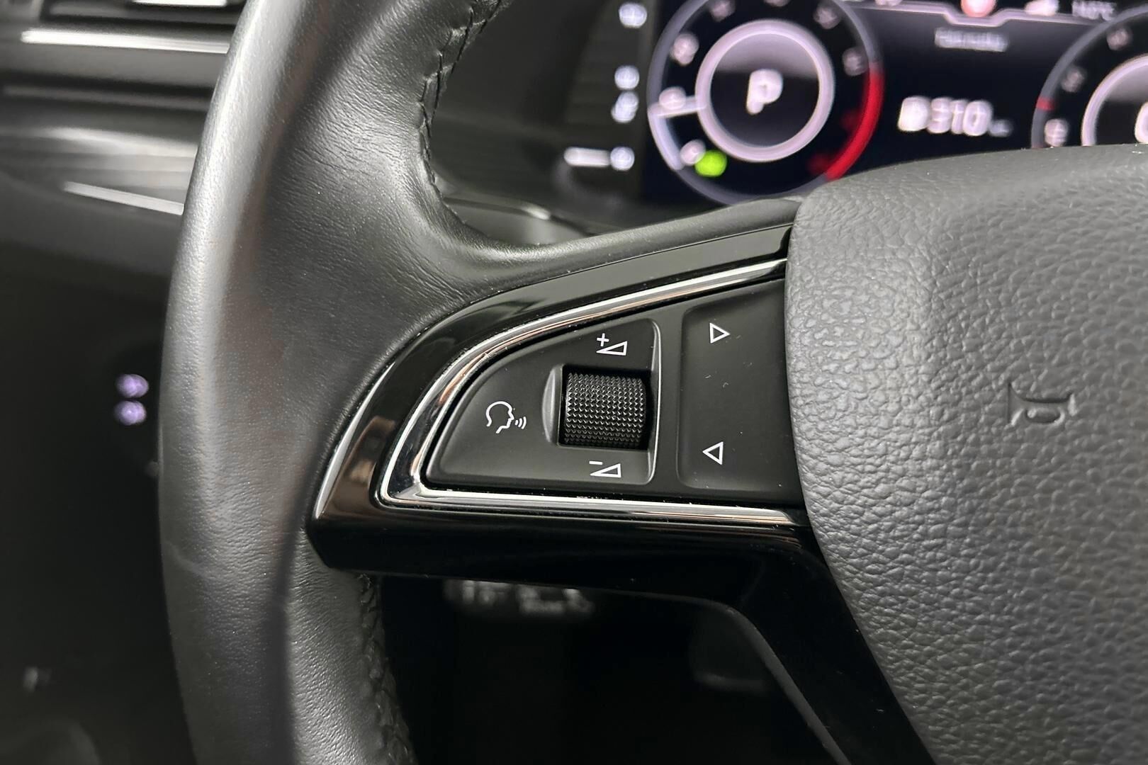 Skoda Superb iso kuva 19