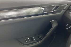 Skoda Superb esikatselu 24