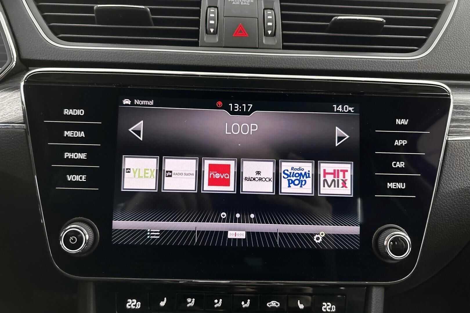 Skoda Superb iso kuva 25