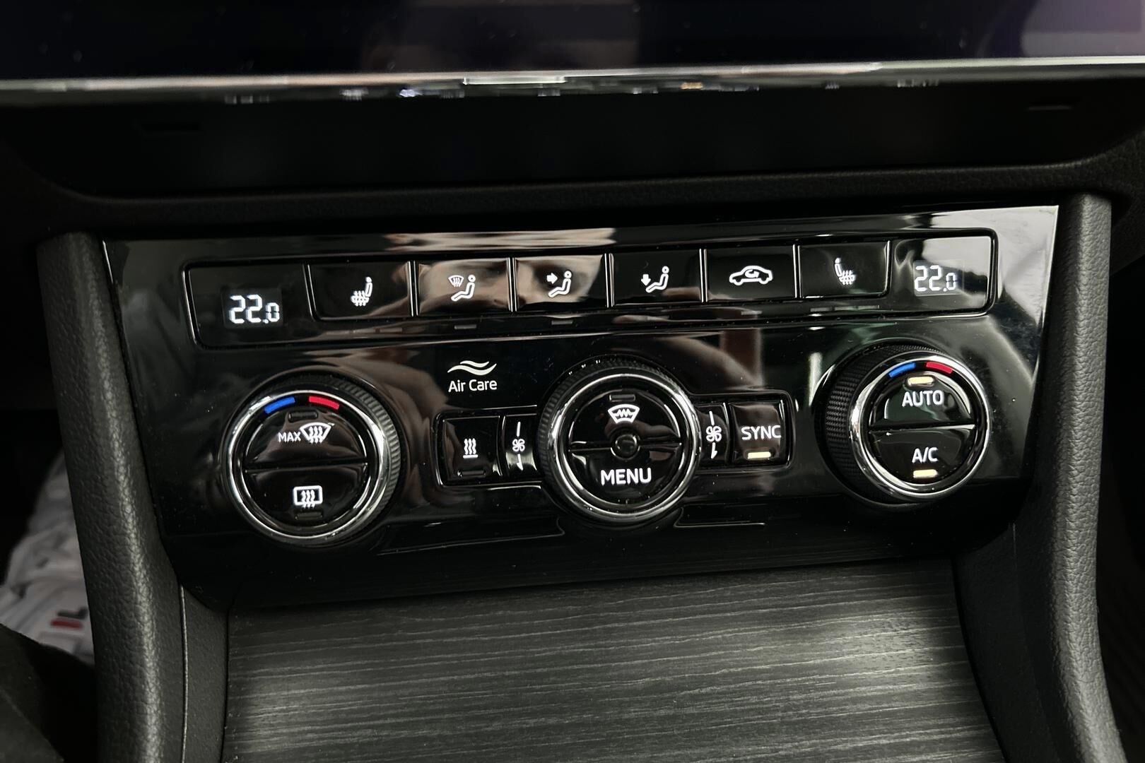 Skoda Superb iso kuva 31