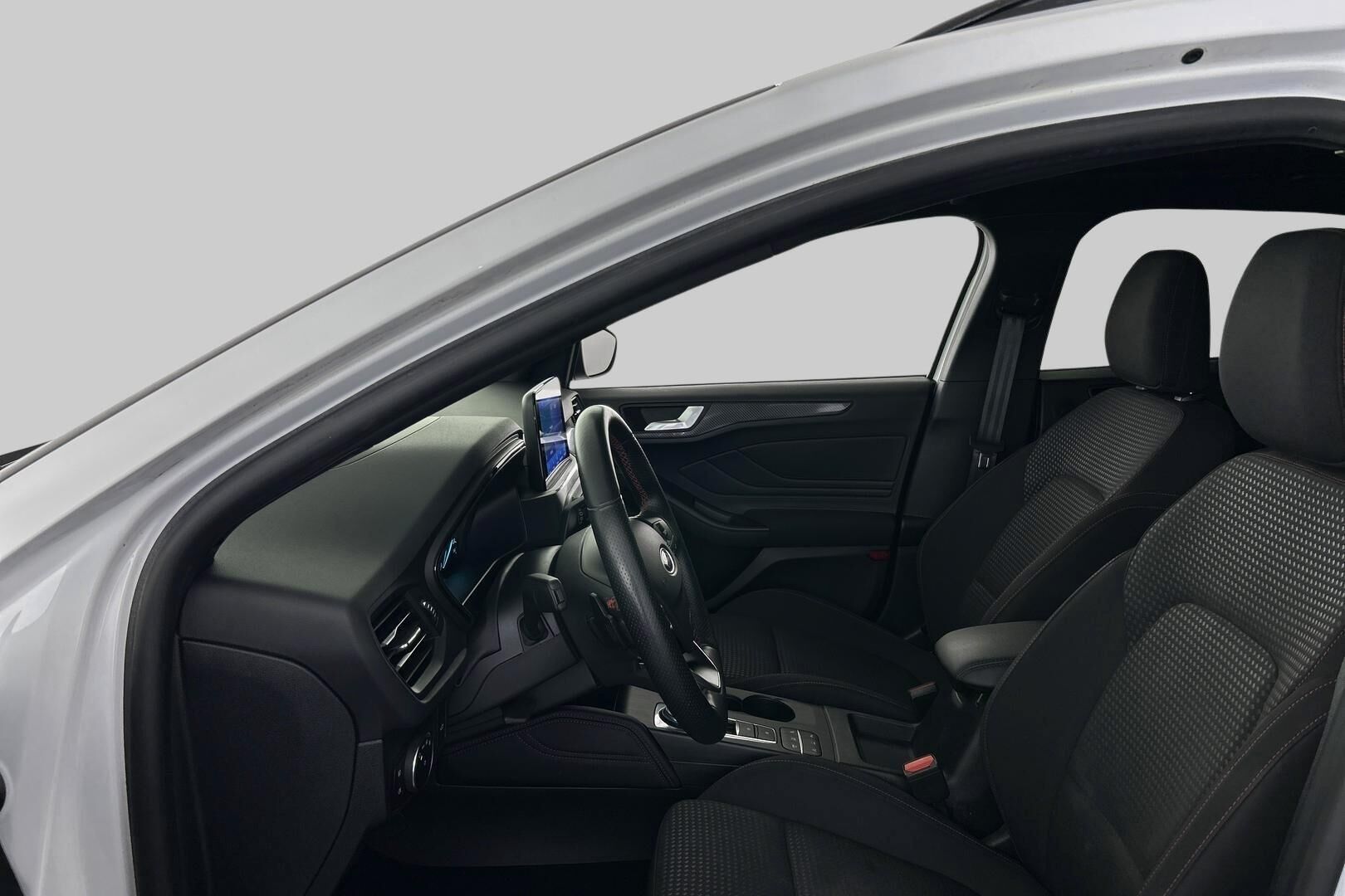 Ford Focus iso kuva 8