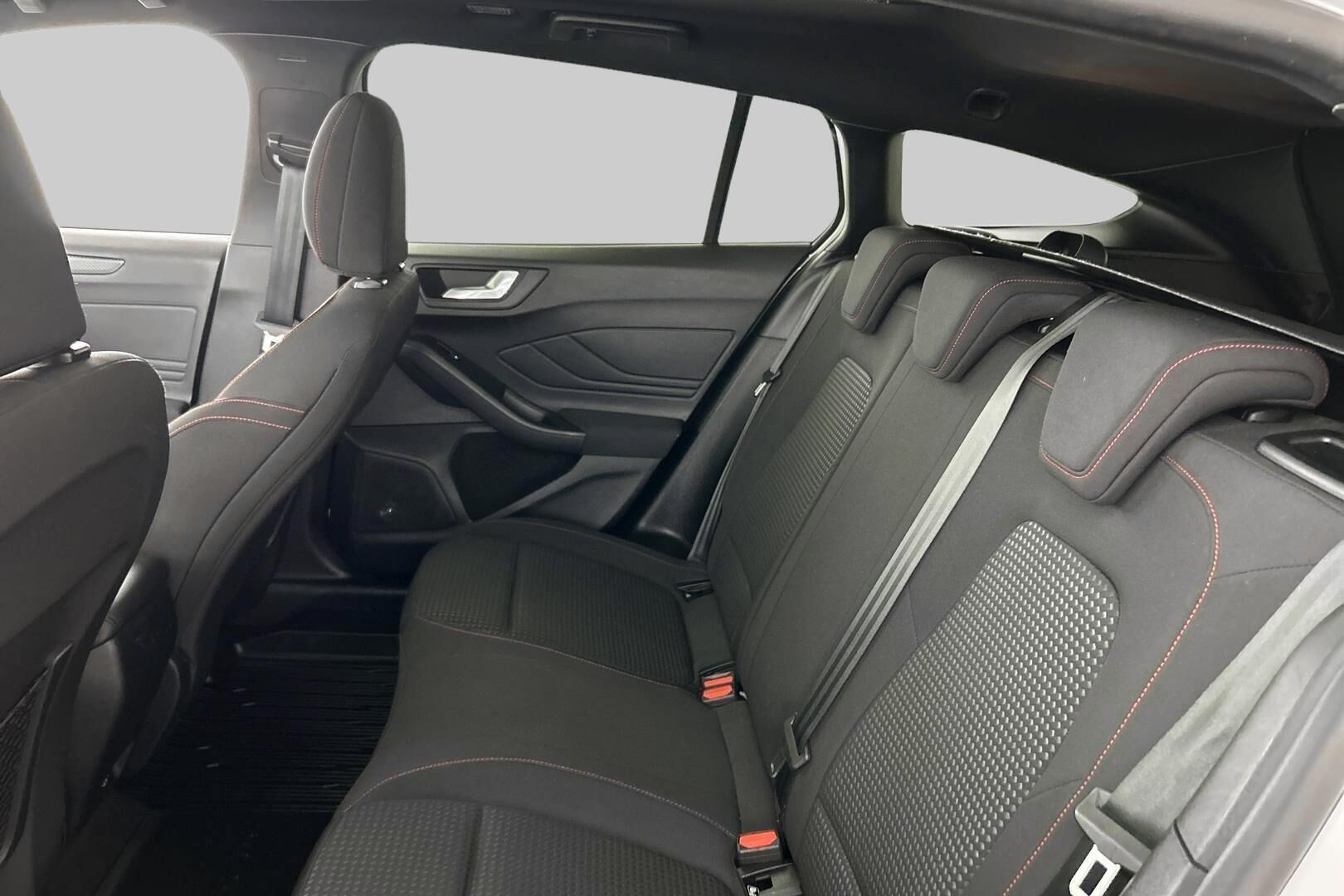 Ford Focus iso kuva 9
