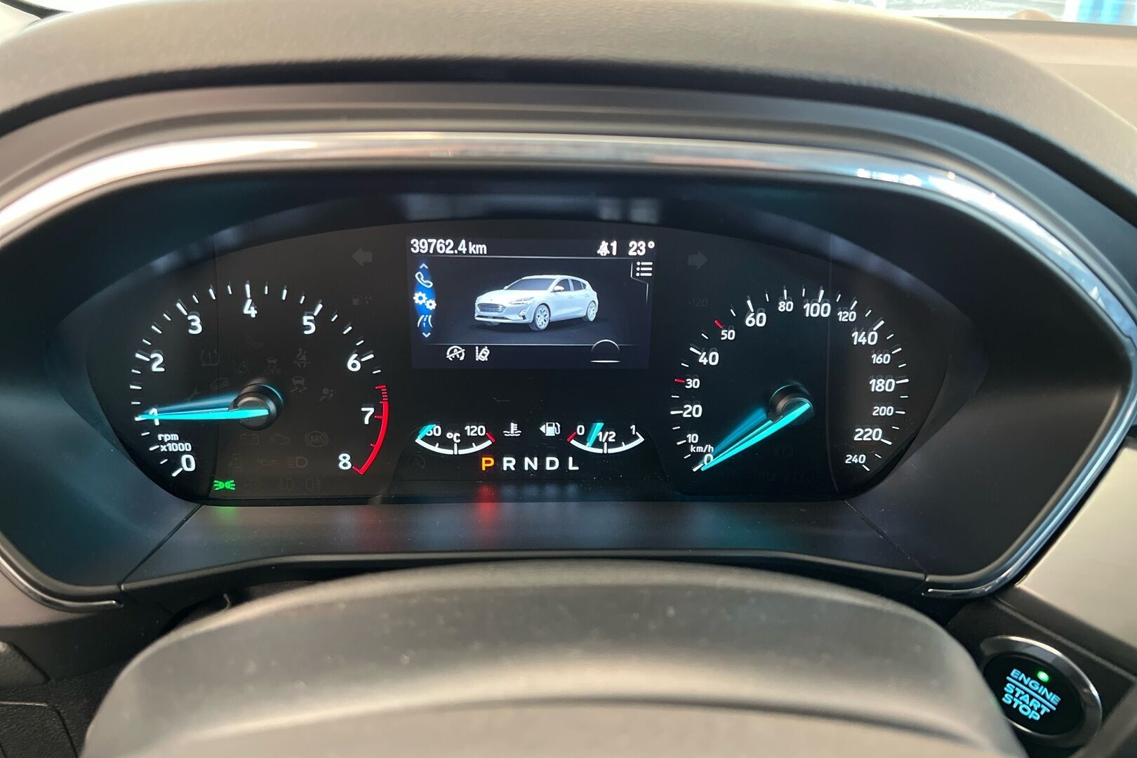Ford Focus iso kuva 10