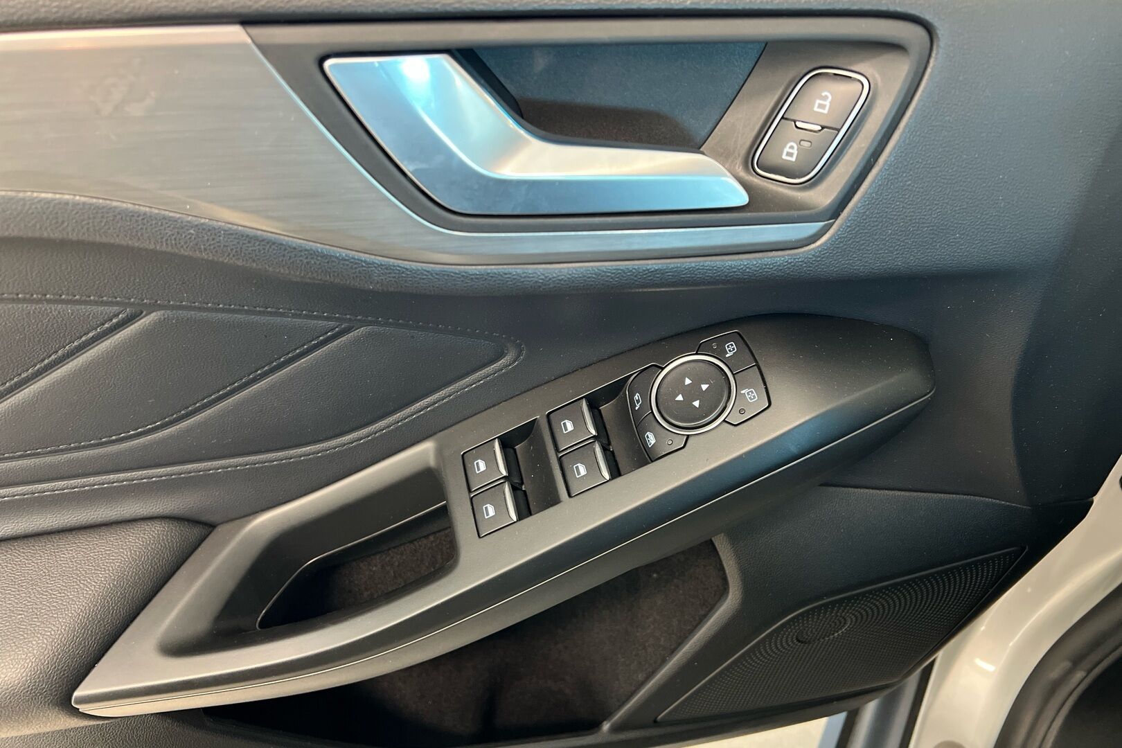 Ford Focus iso kuva 22