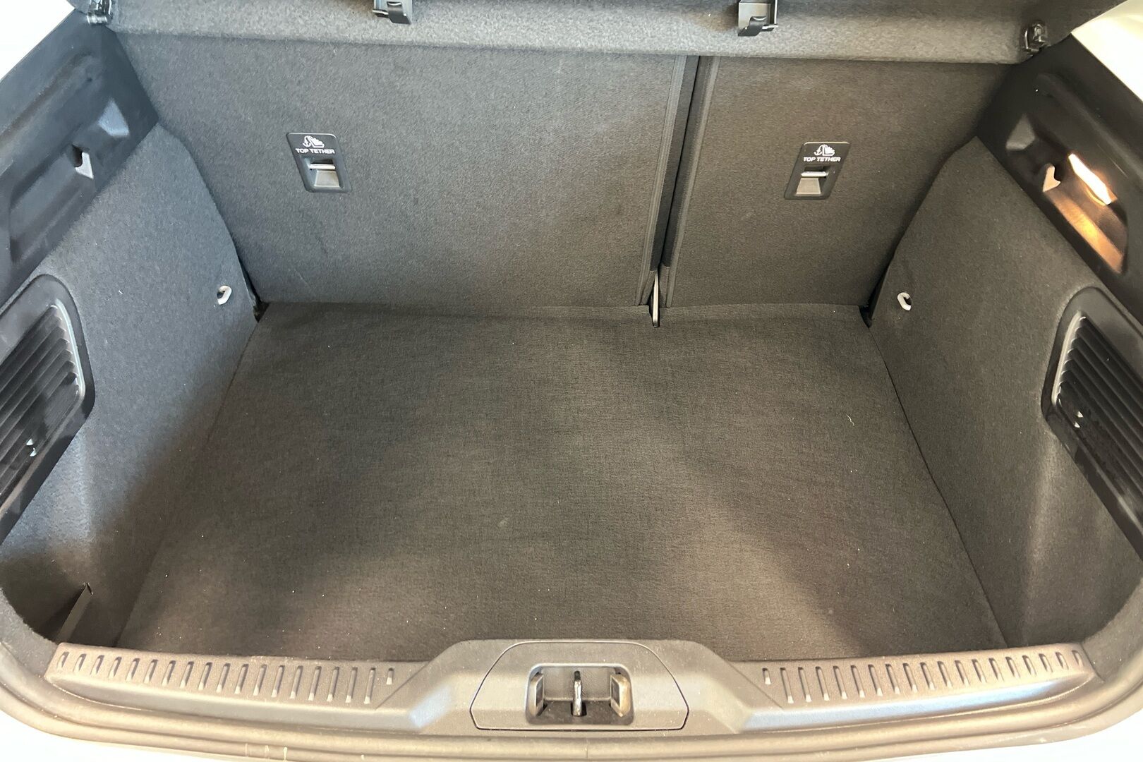 Ford Focus iso kuva 8