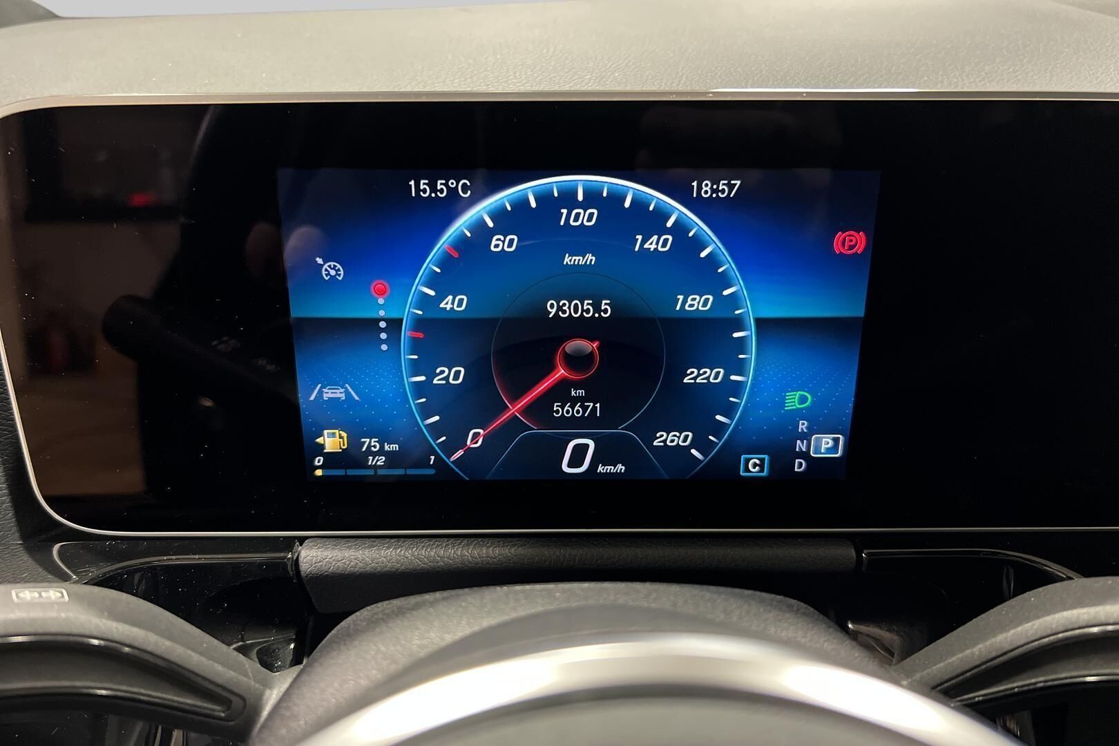 Mercedes-Benz B iso kuva 15