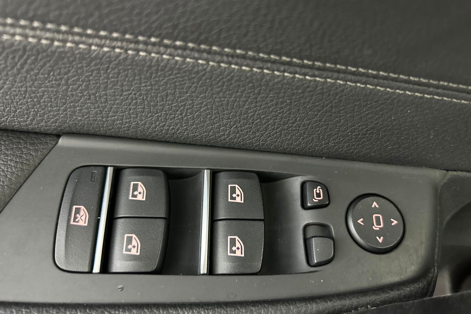 BMW 5-SARJA iso kuva 17