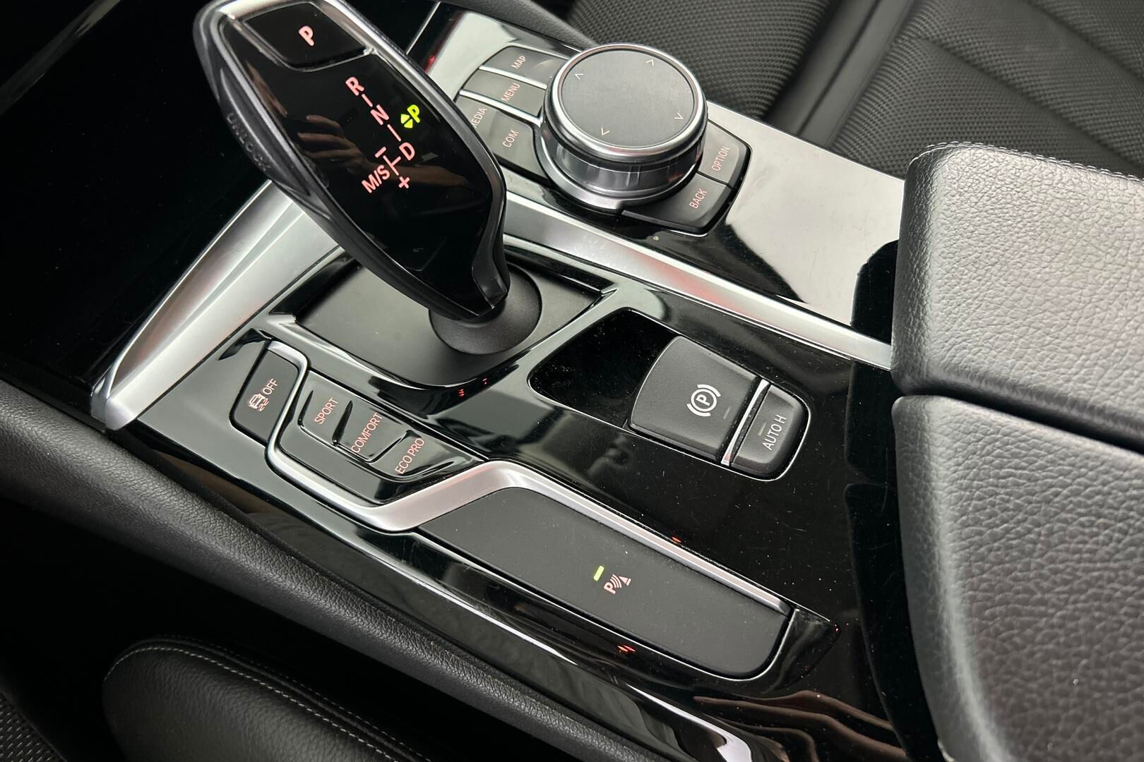 BMW 5-SARJA iso kuva 21