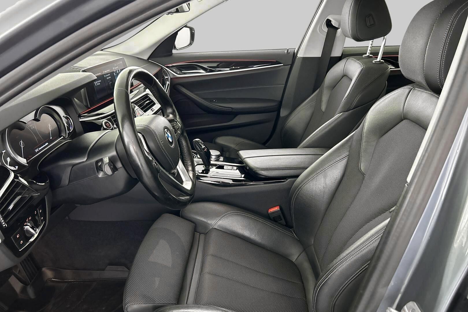 BMW 5-SARJA iso kuva 8