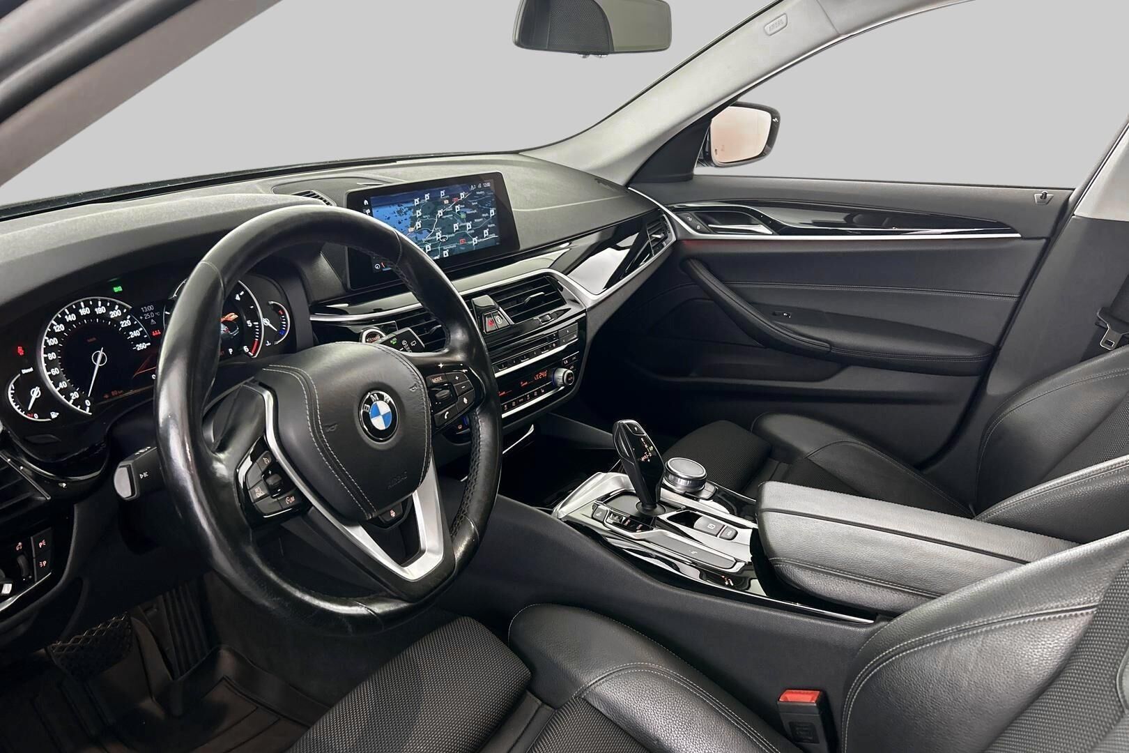 BMW 5-SARJA iso kuva 9