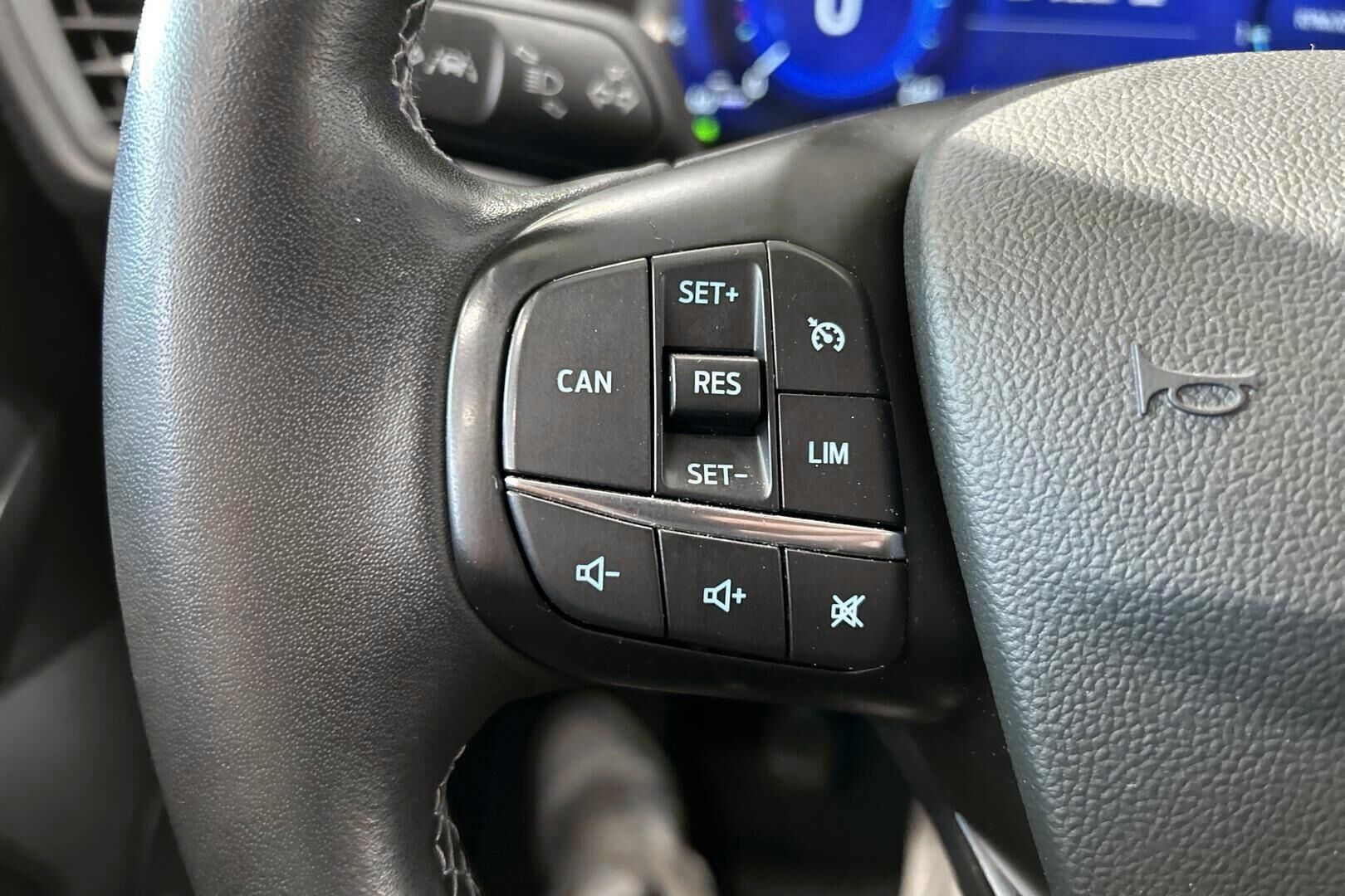 Ford Focus iso kuva 15