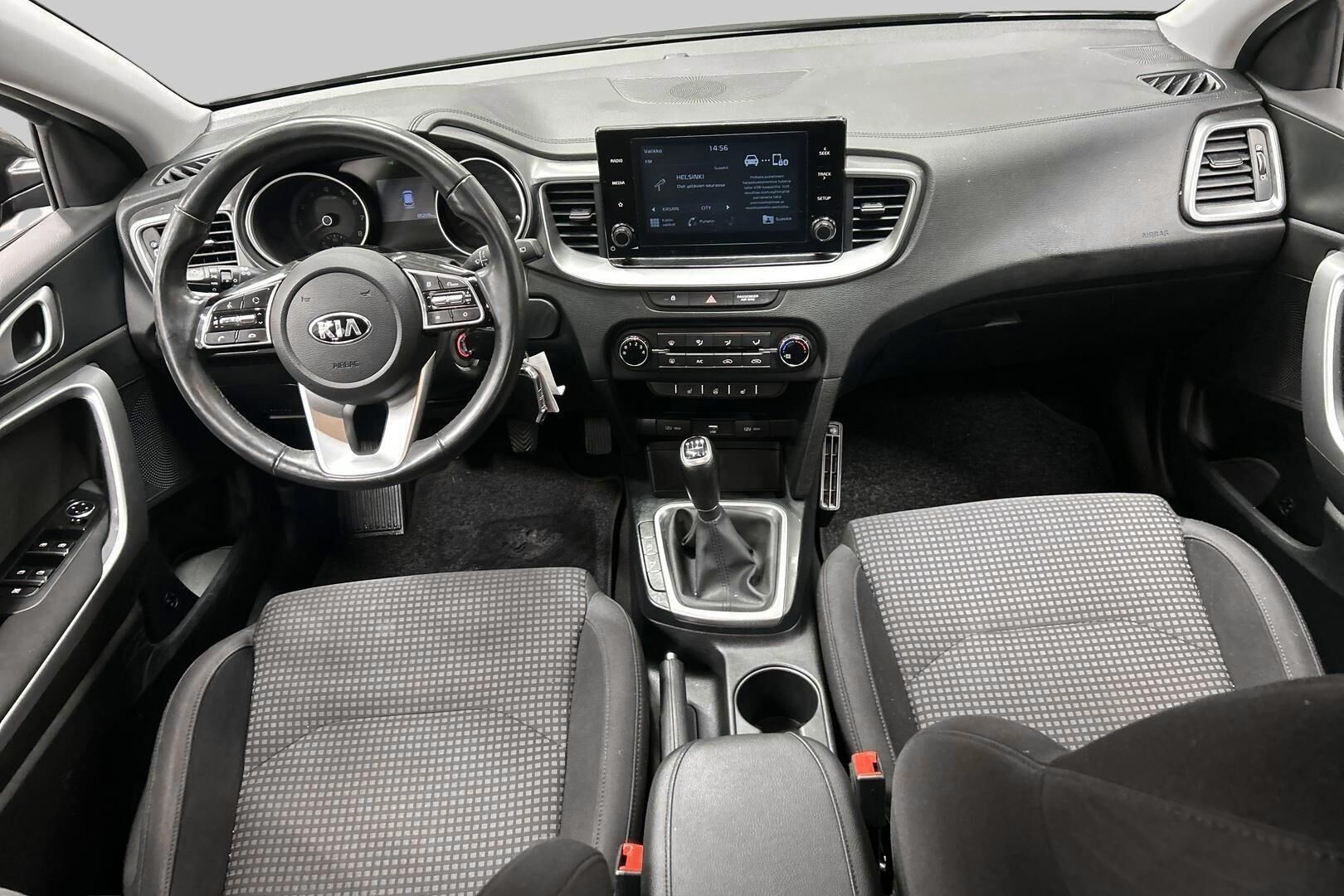 Kia Ceed iso kuva 10