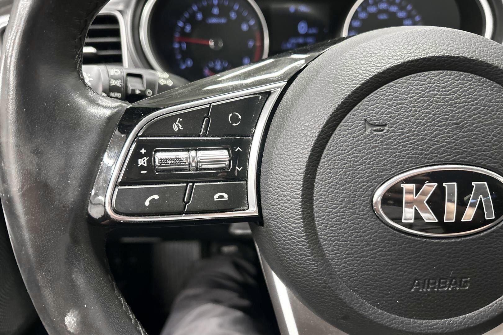 Kia Ceed iso kuva 14