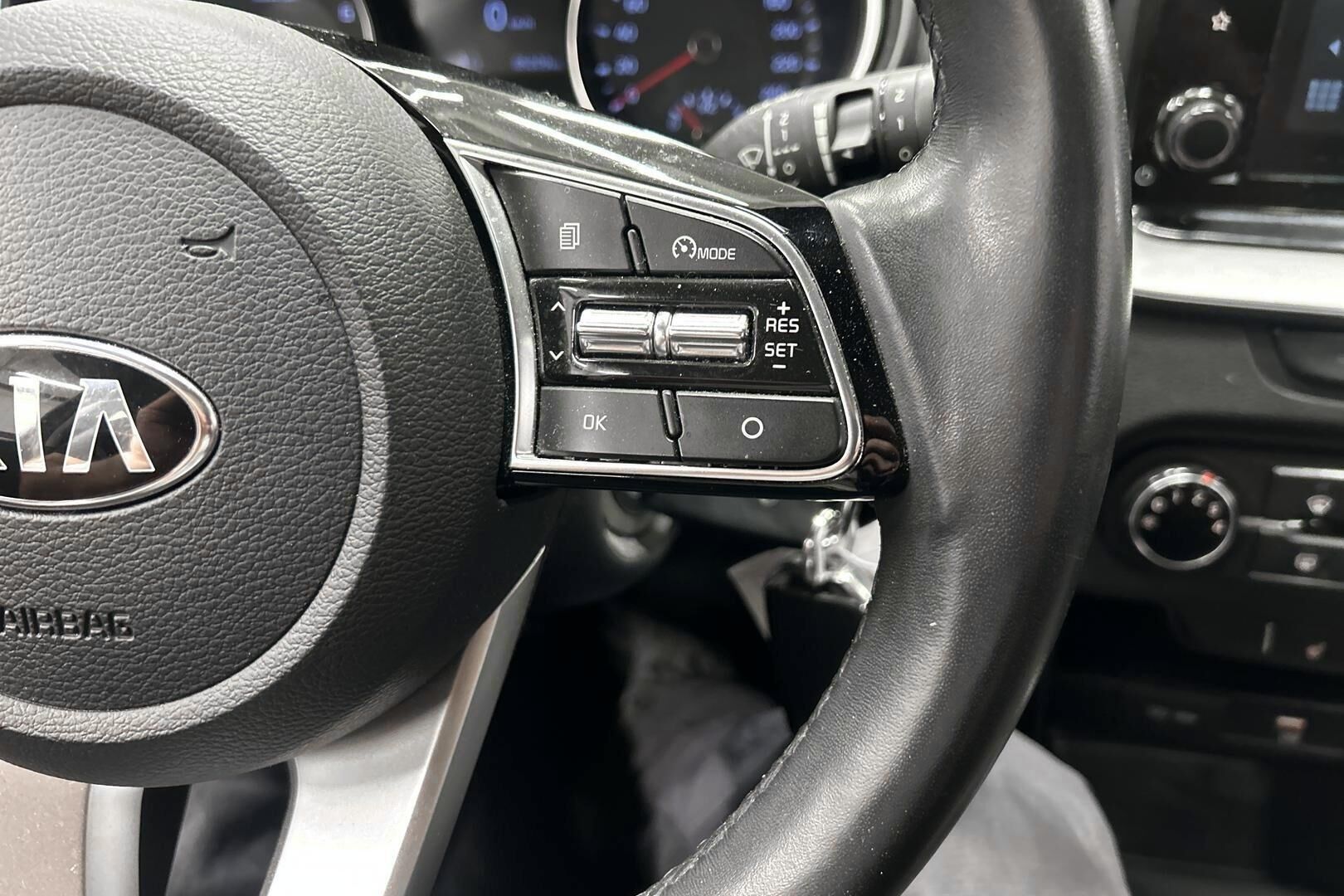 Kia Ceed iso kuva 15