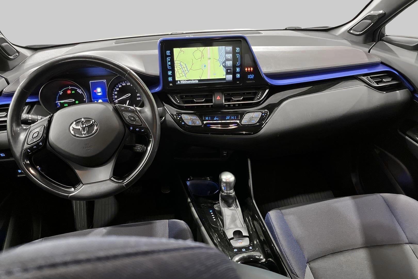 Toyota C-HR iso kuva 5