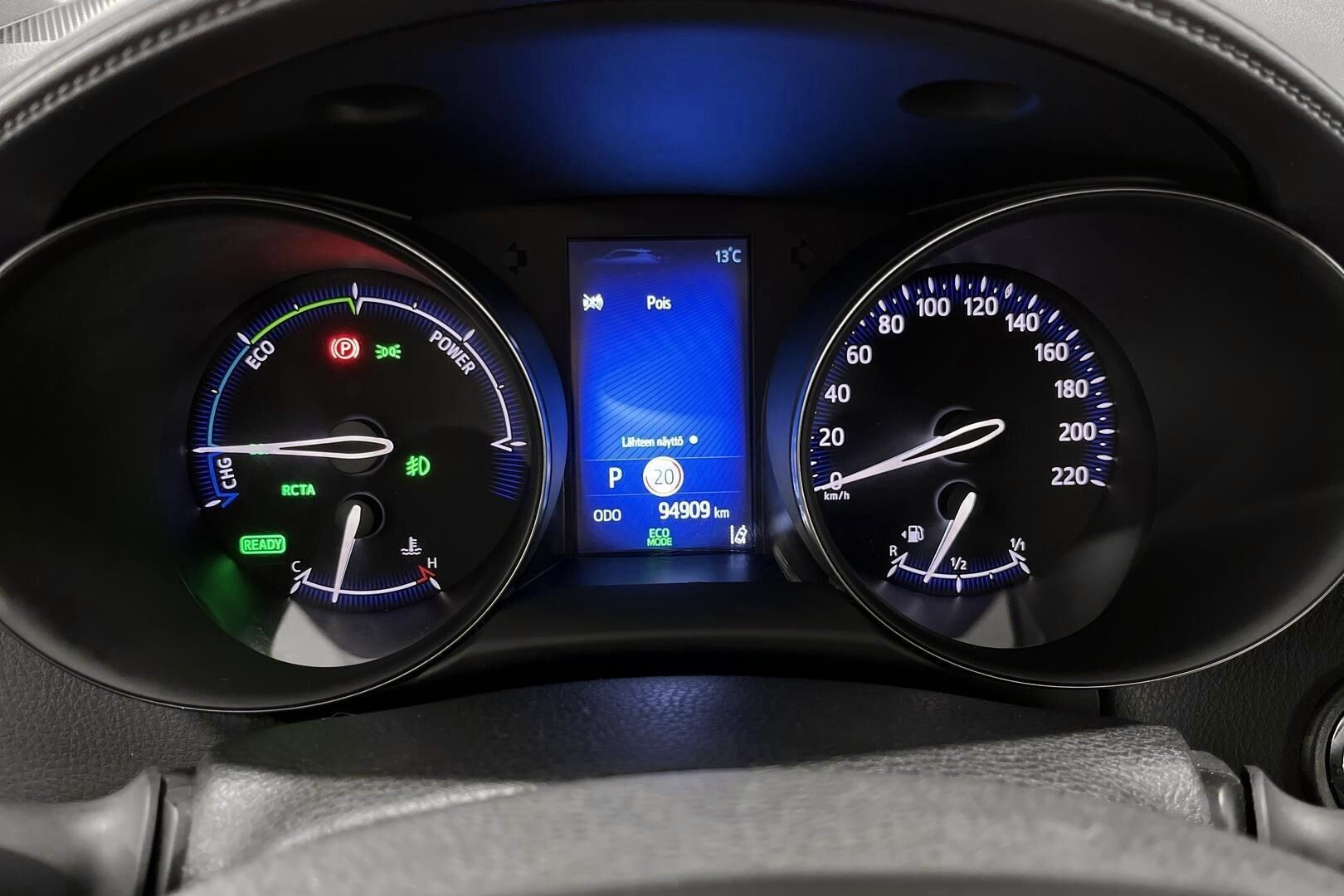 Toyota C-HR iso kuva 8