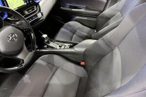 Toyota C-HR esikatselu 8