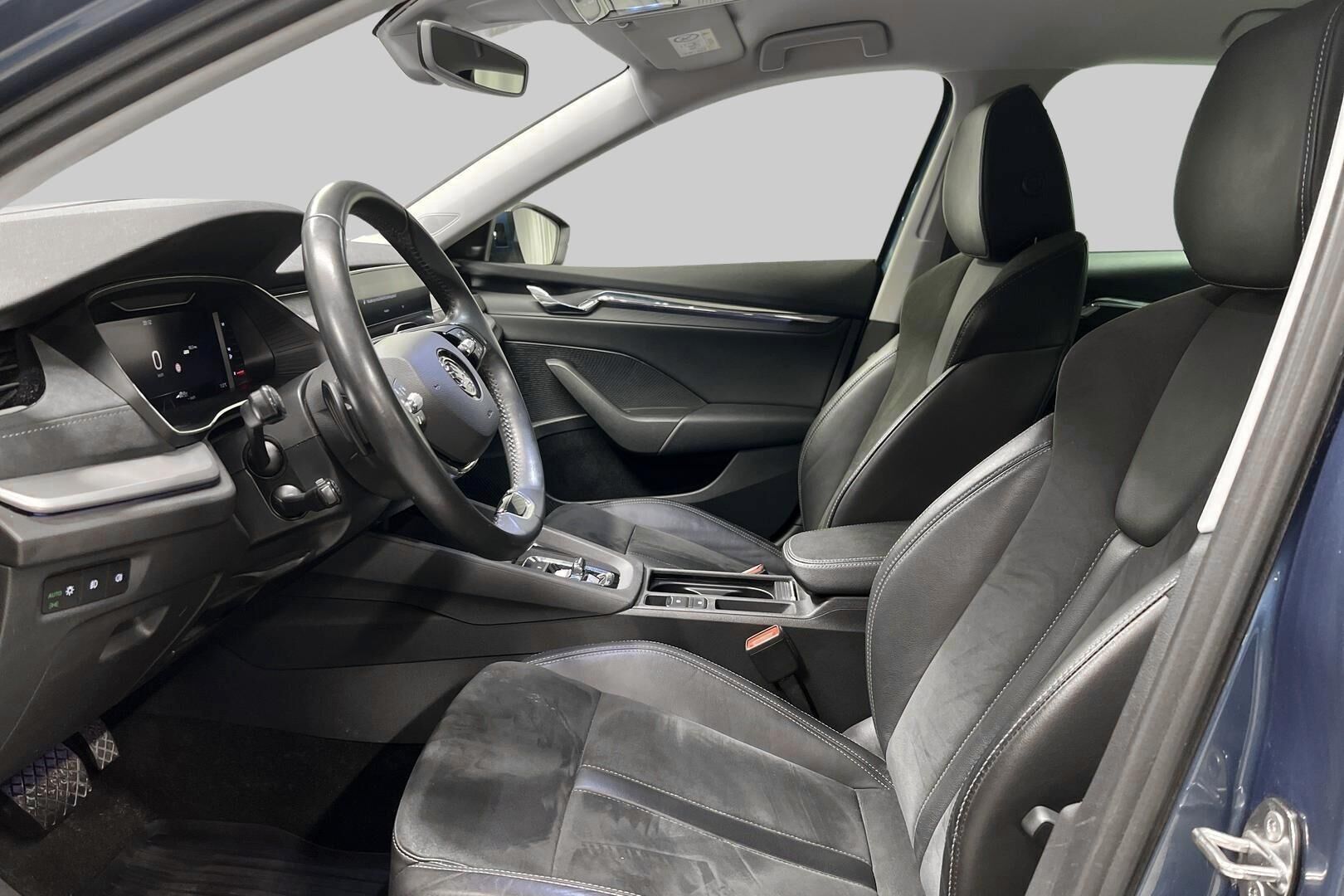 Skoda Octavia iso kuva 9