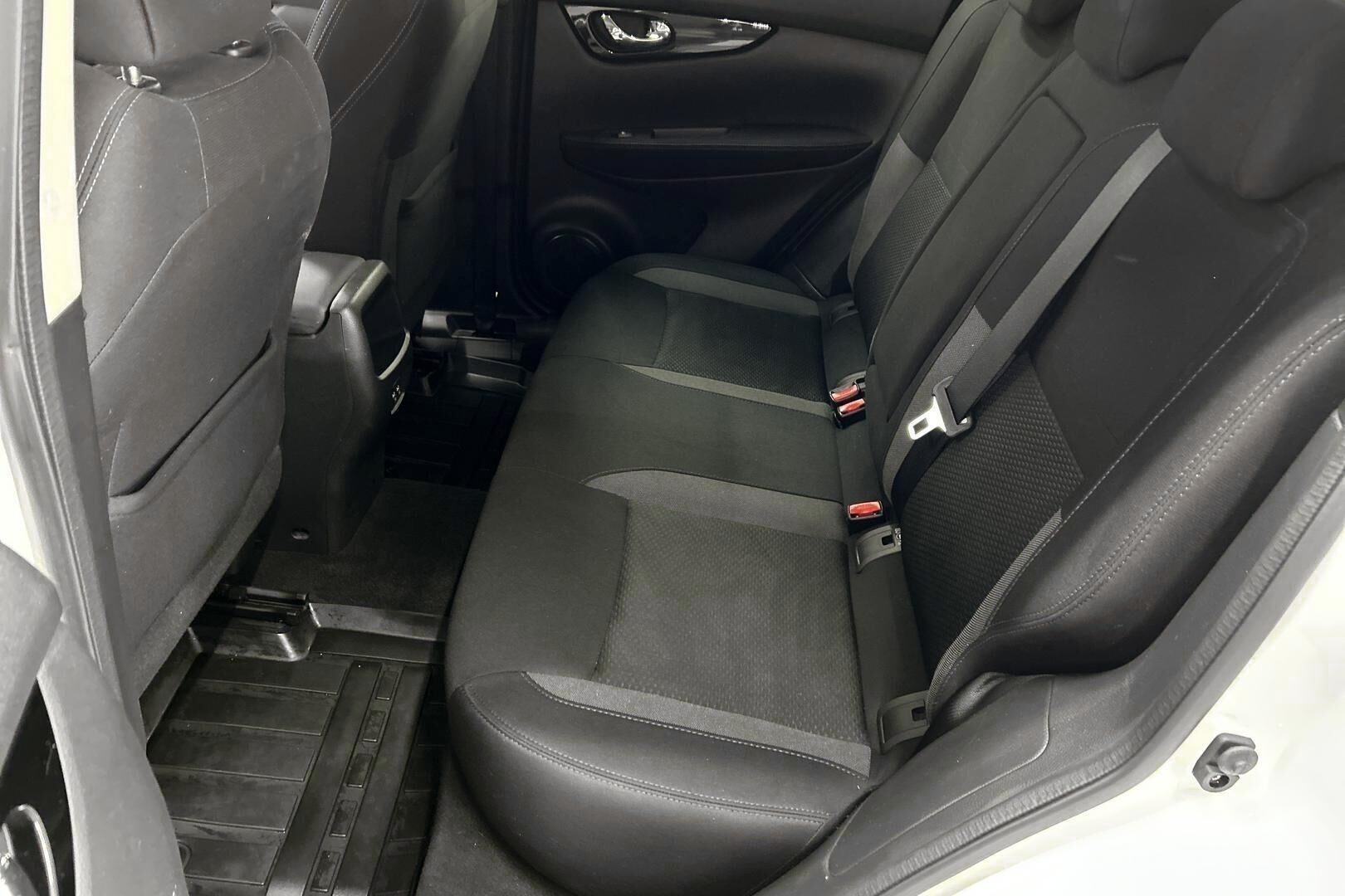 Nissan Qashqai iso kuva 10