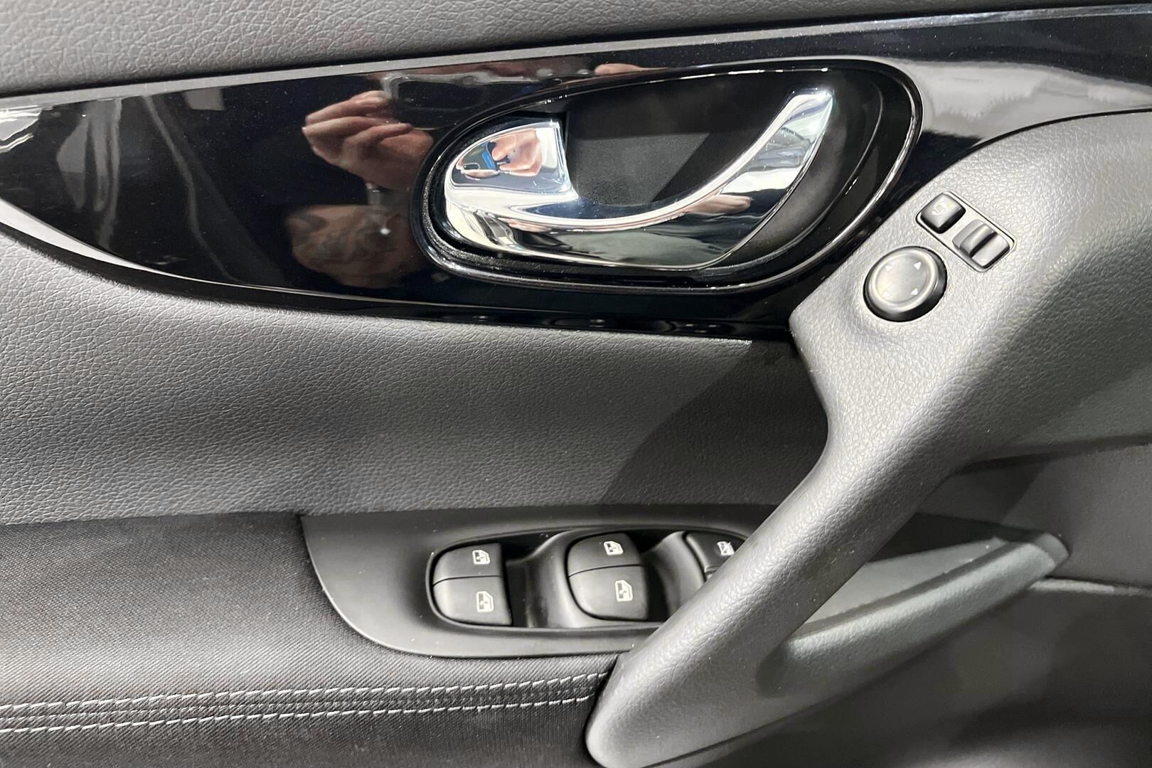 Nissan Qashqai iso kuva 24