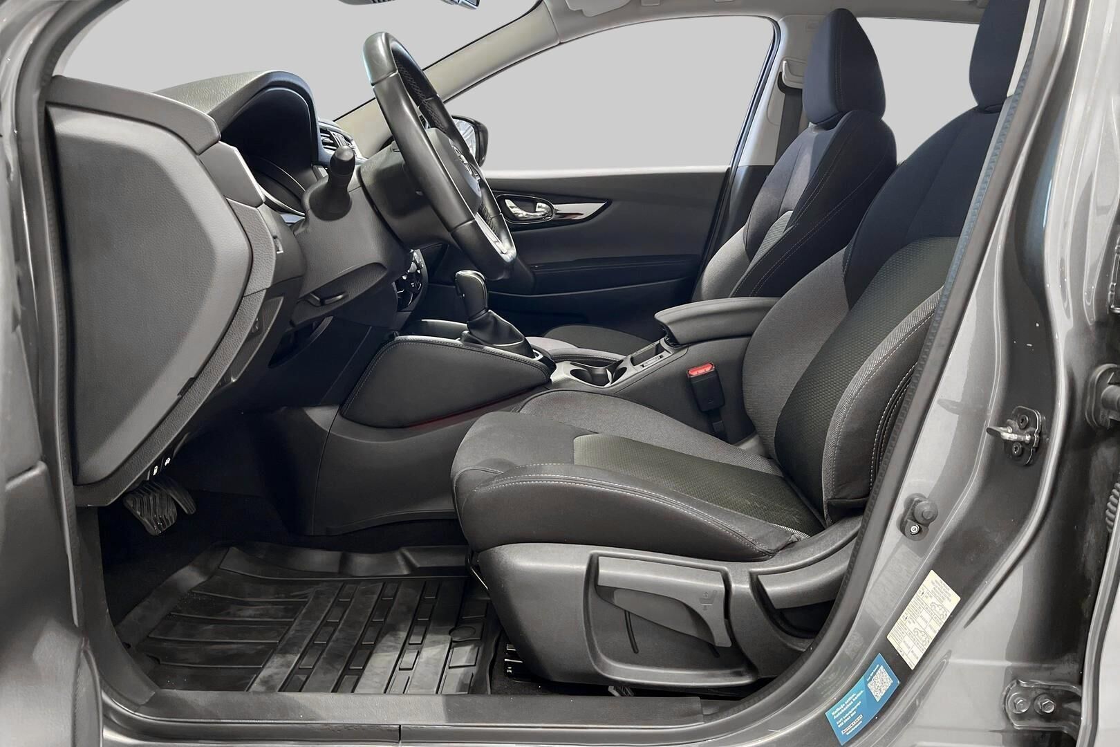 Nissan Qashqai iso kuva 9