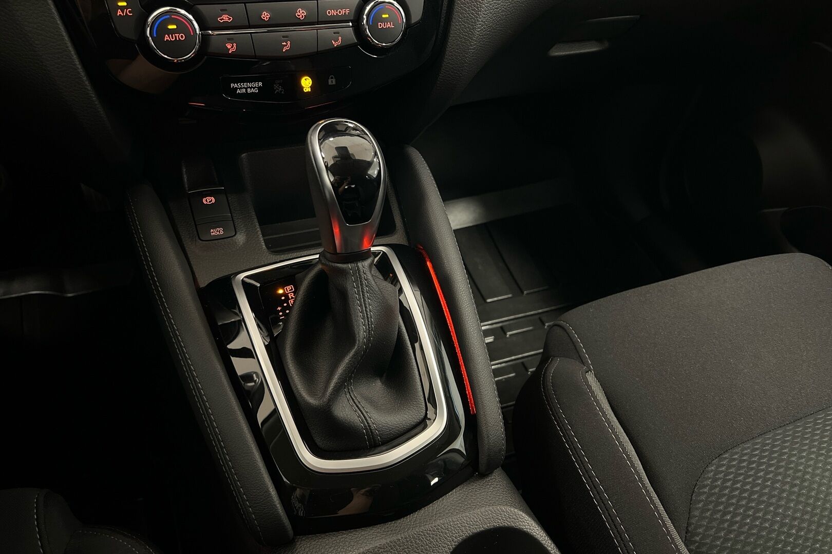 Nissan Qashqai iso kuva 13
