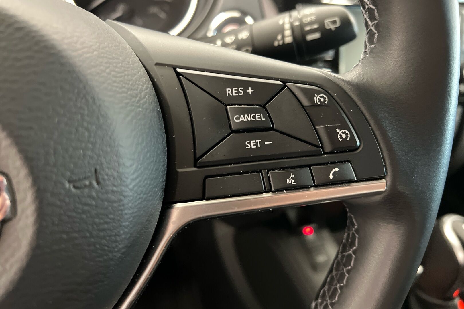 Nissan Qashqai iso kuva 16