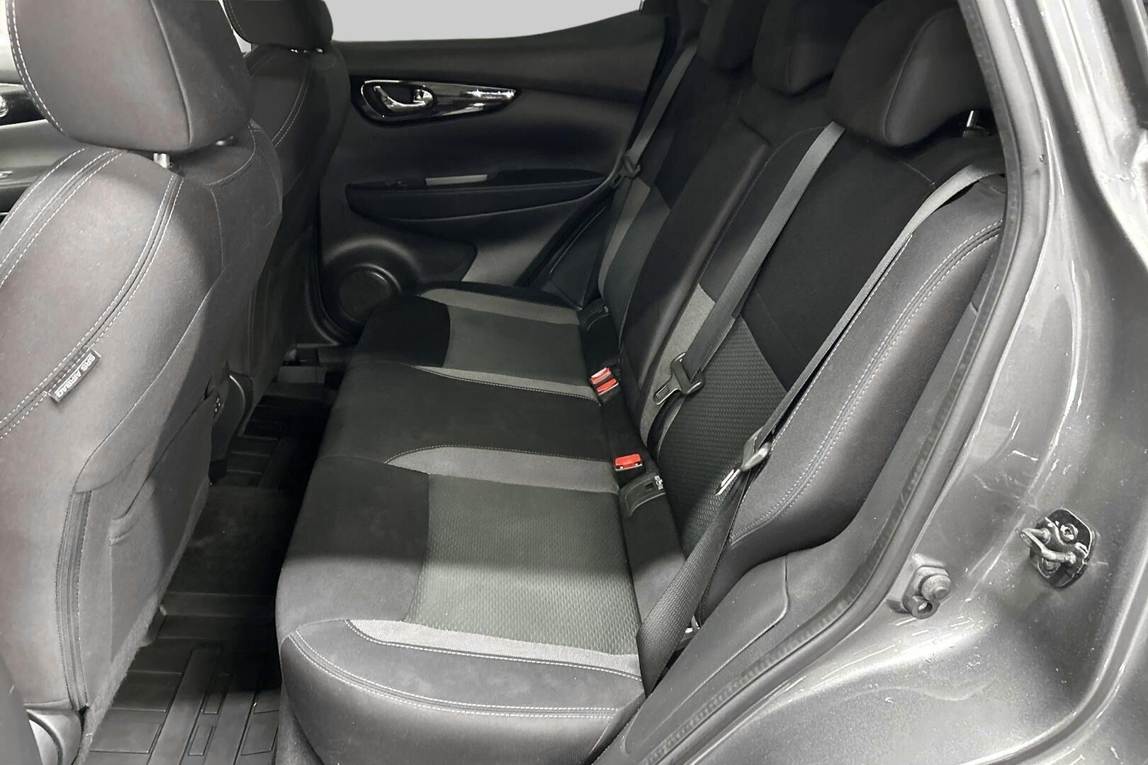 Nissan Qashqai iso kuva 10