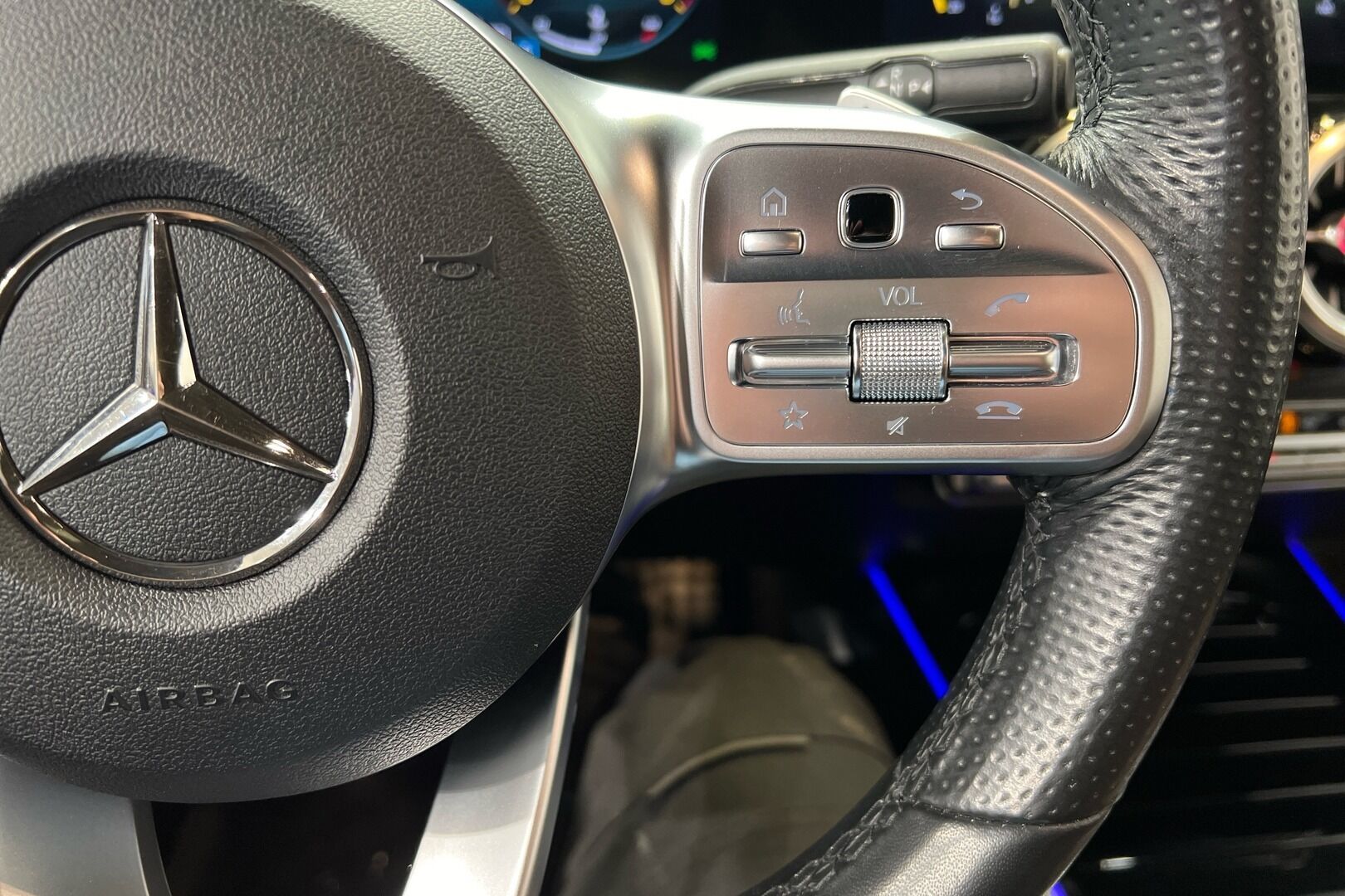 Mercedes-Benz GLB iso kuva 24