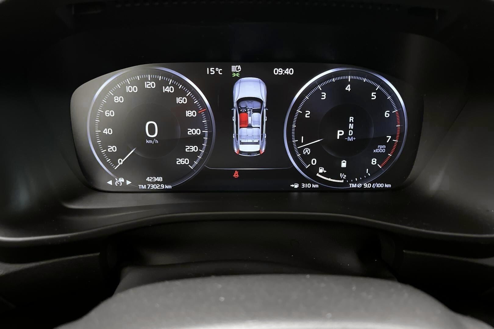 Volvo XC40 iso kuva 14