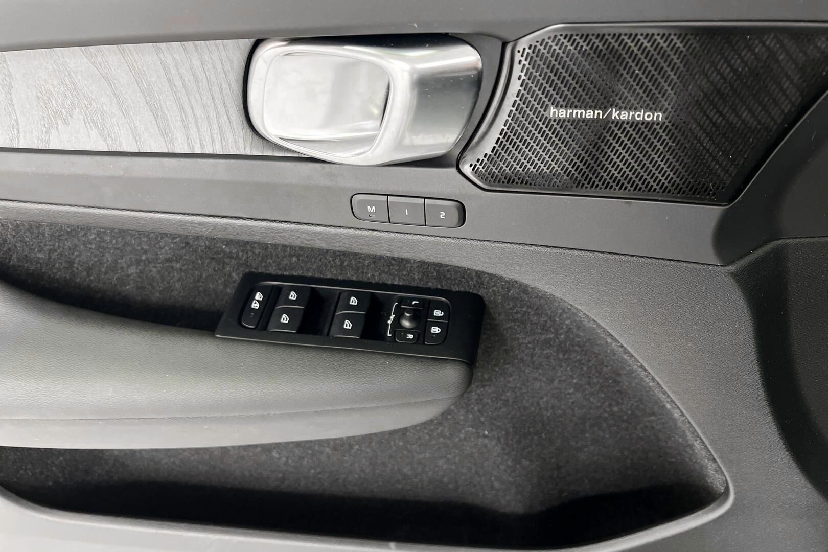 Volvo XC40 iso kuva 20