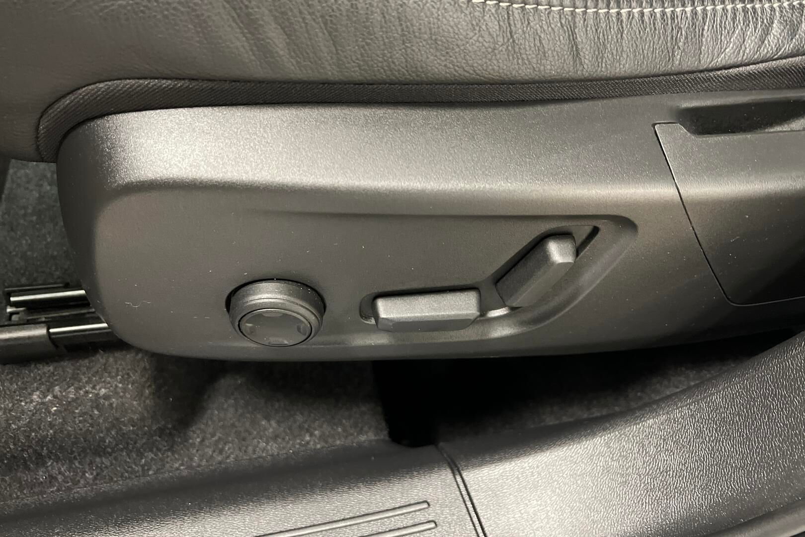 Volvo XC40 iso kuva 21