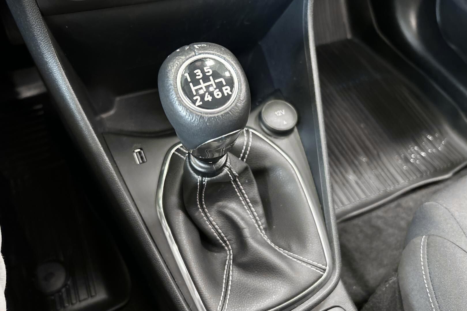 Ford Fiesta iso kuva 22