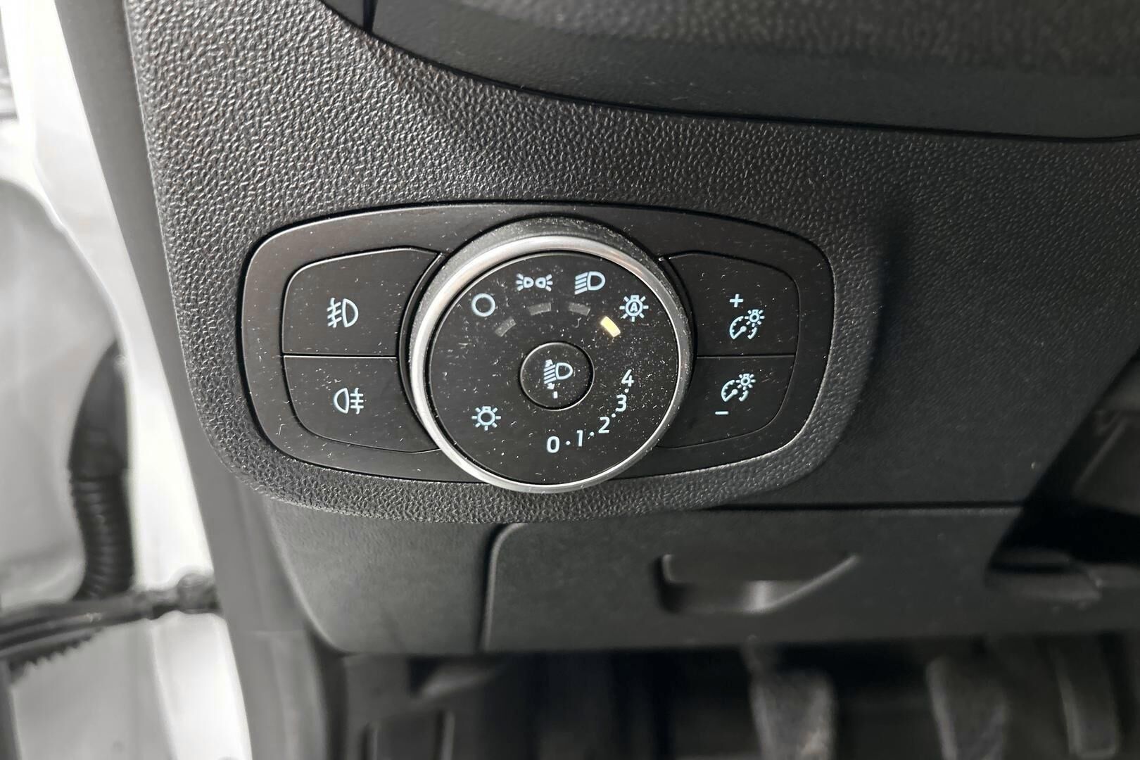 Ford Fiesta iso kuva 15