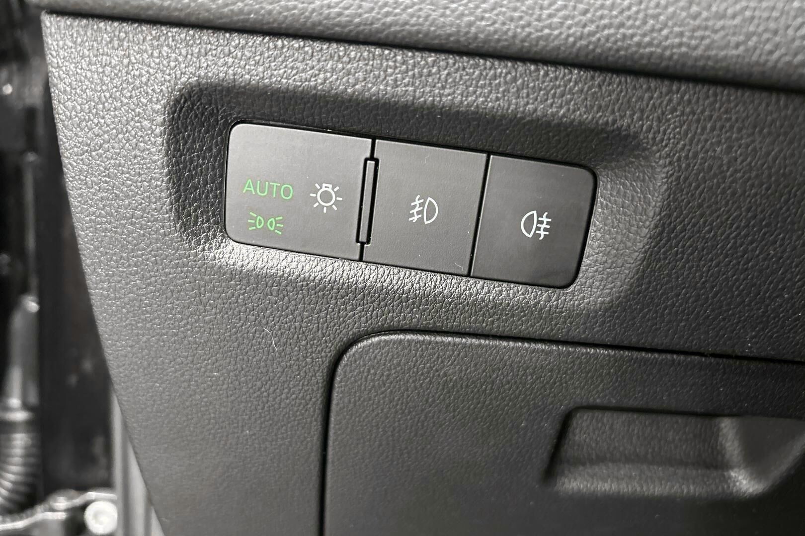 Skoda Octavia iso kuva 24