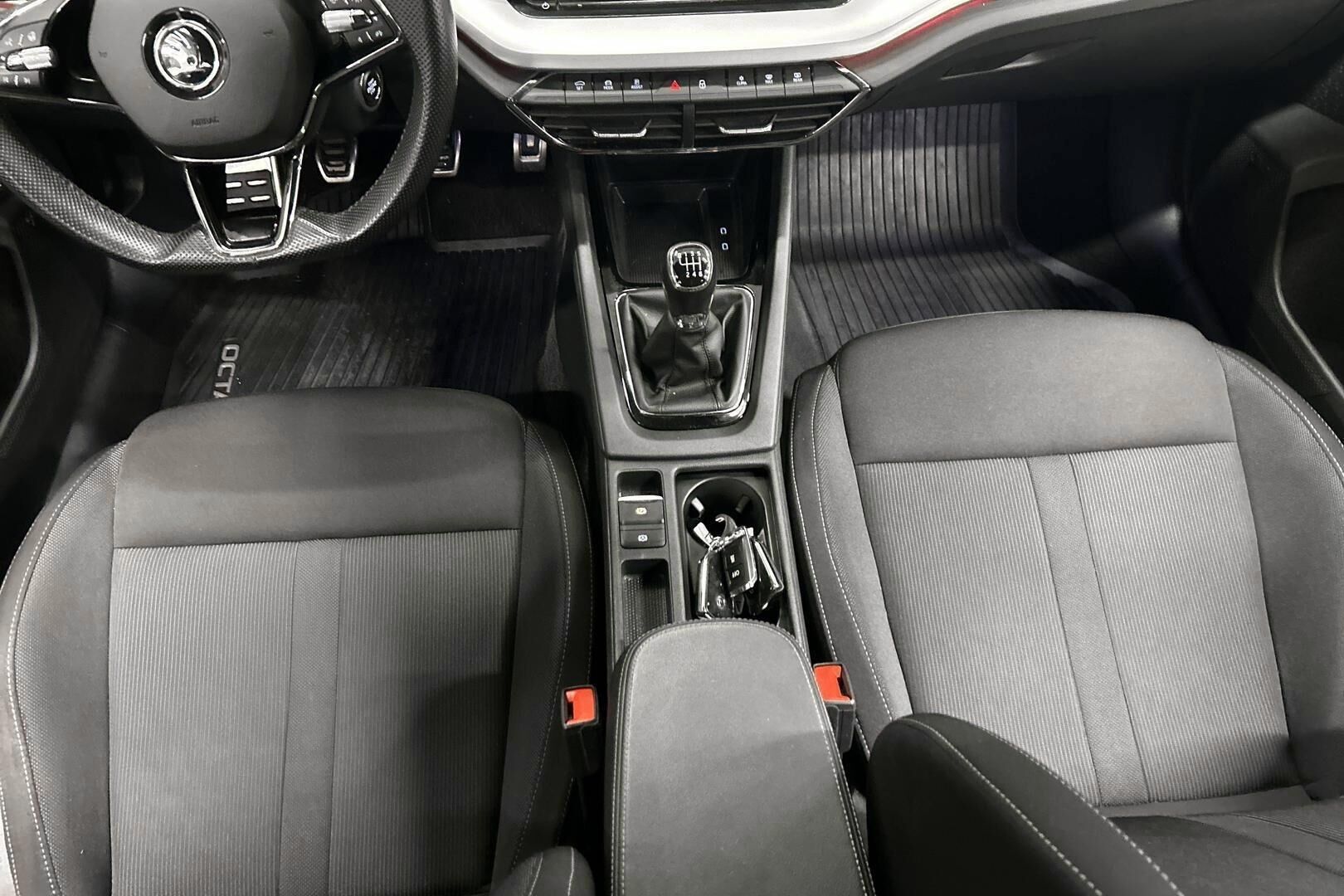 Skoda Octavia iso kuva 27