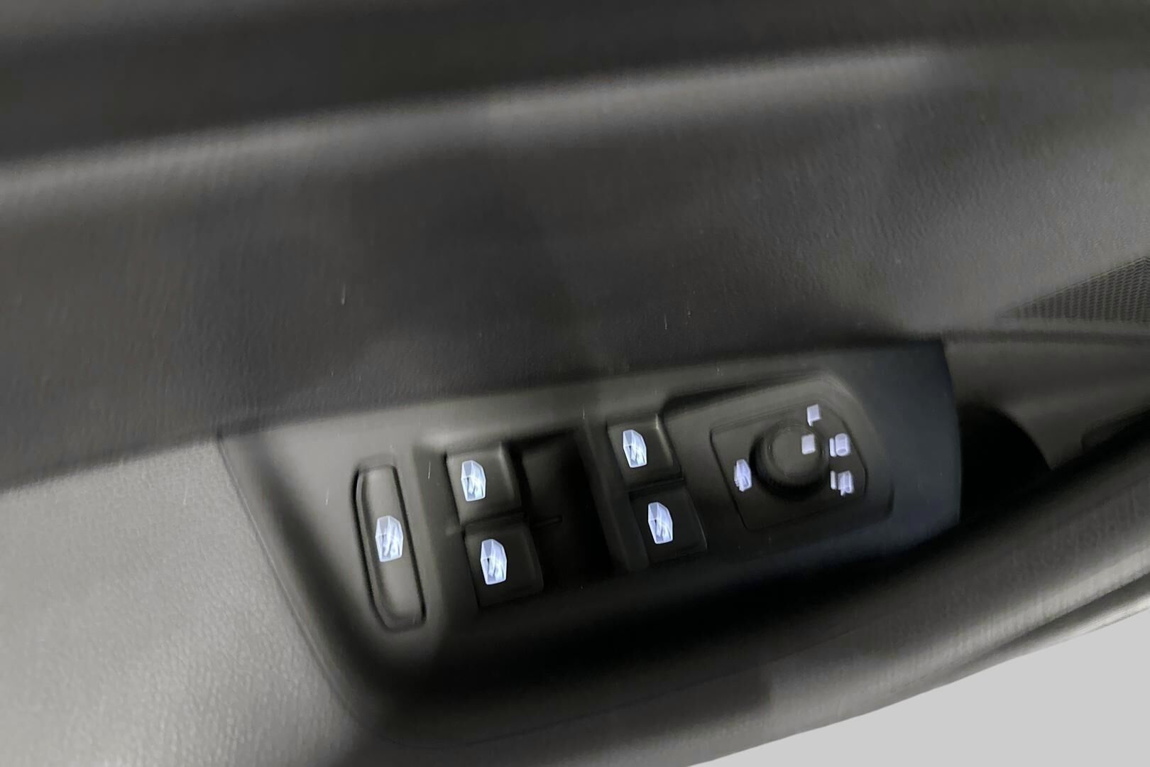 Volkswagen Passat iso kuva 16