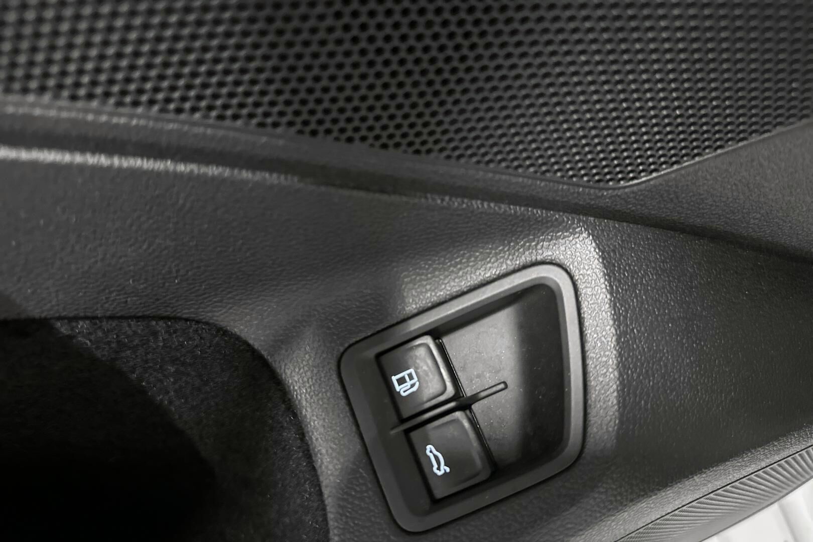Volkswagen Passat iso kuva 17