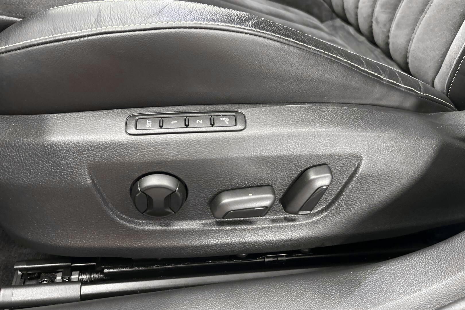 Skoda Superb iso kuva 22