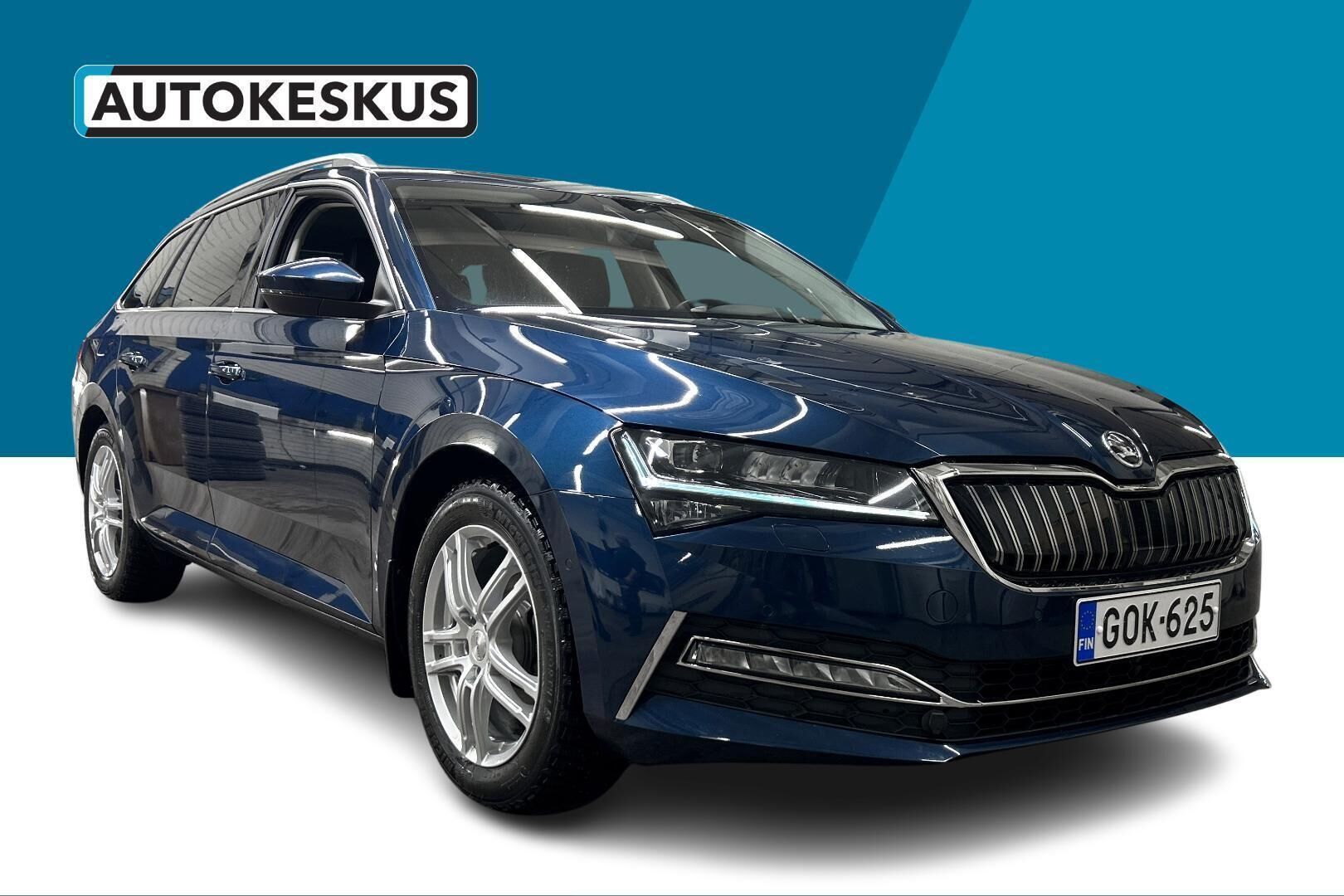 Skoda Superb iso kuva 3
