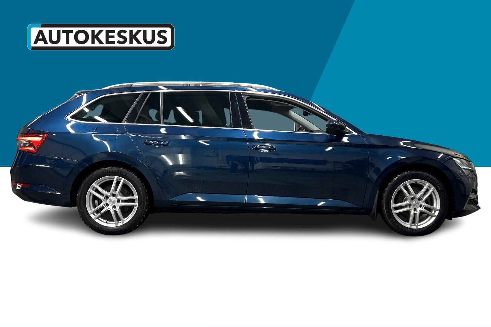 Skoda Superb iso kuva 4