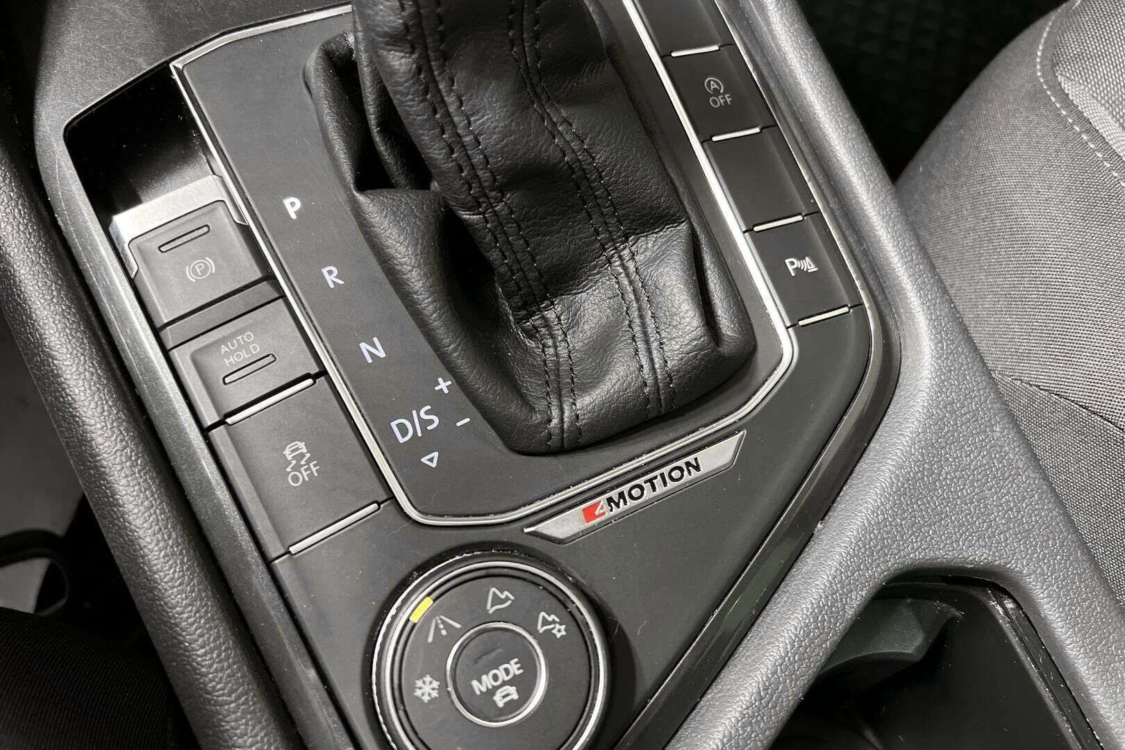 Volkswagen Tiguan iso kuva 16